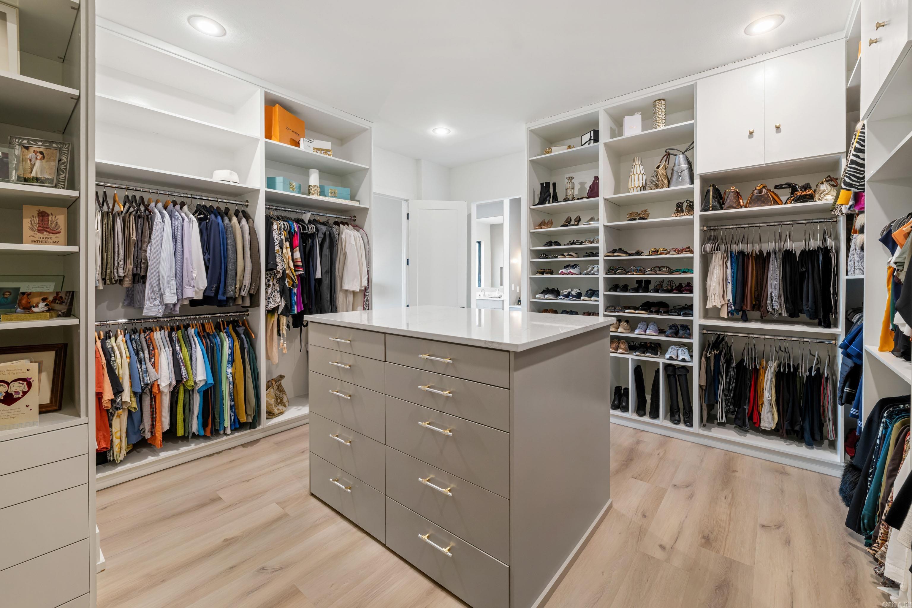 DIAMOND BLUFF ESTATES - Residential