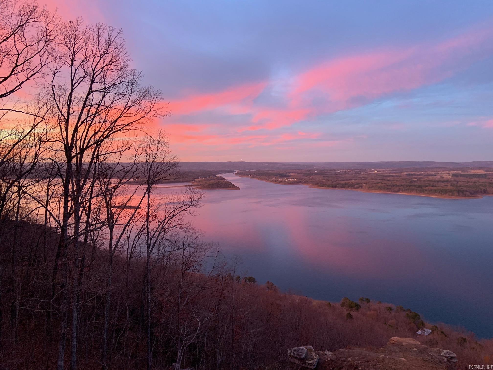 DIAMOND BLUFF ESTATES - Residential