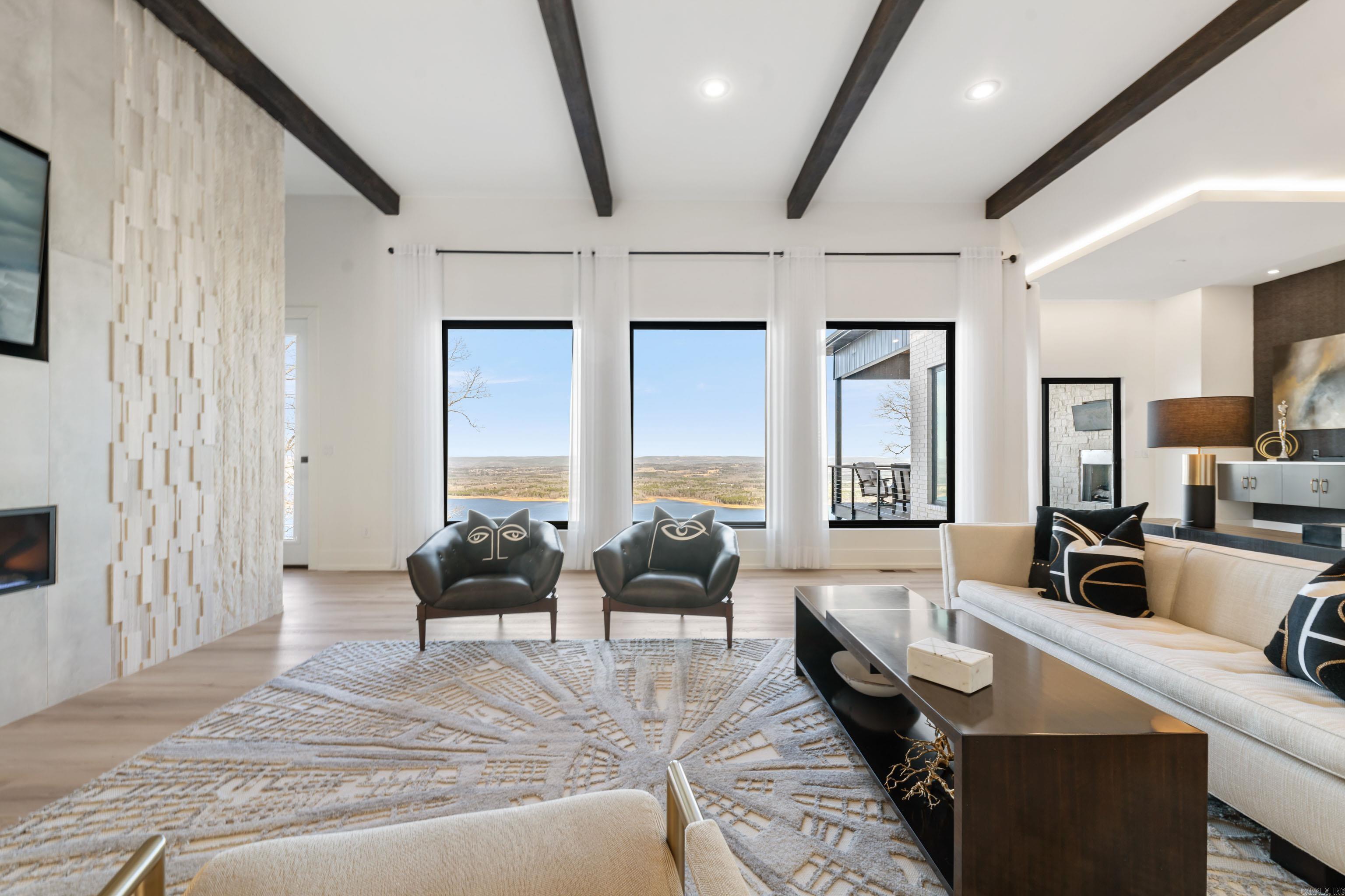 DIAMOND BLUFF ESTATES - Residential