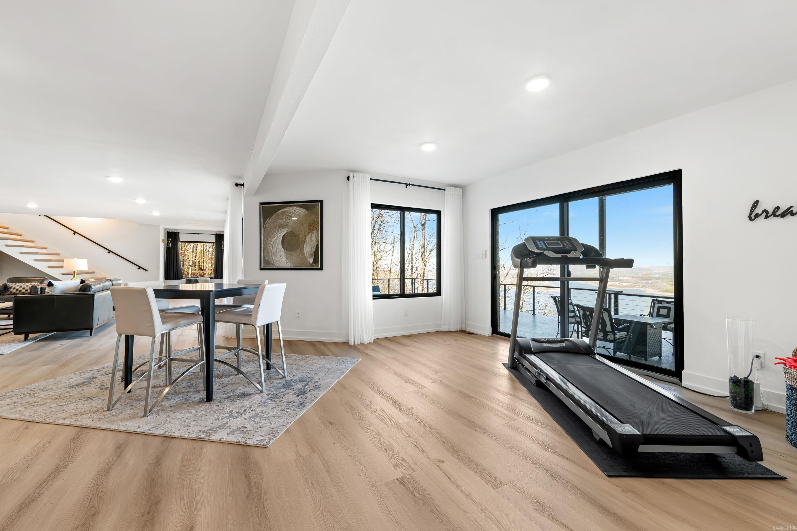 DIAMOND BLUFF ESTATES - Residential