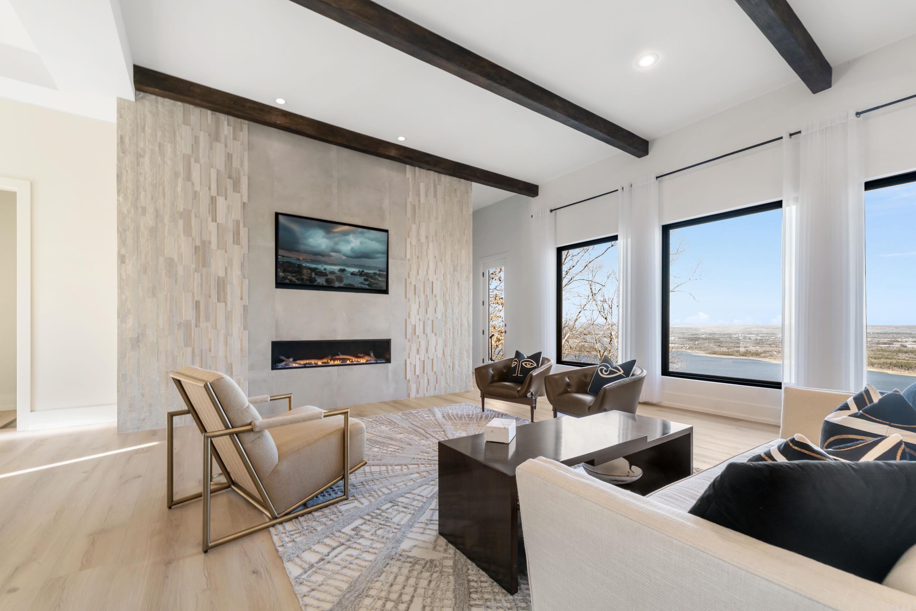 DIAMOND BLUFF ESTATES - Residential