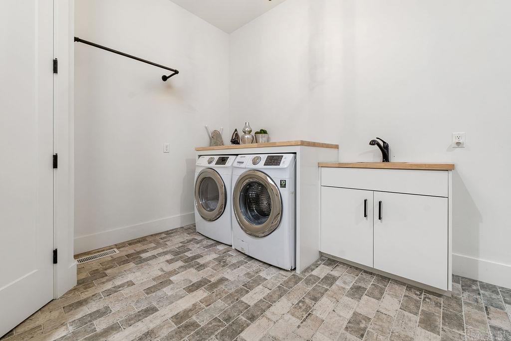 DIAMOND BLUFF ESTATES - Residential