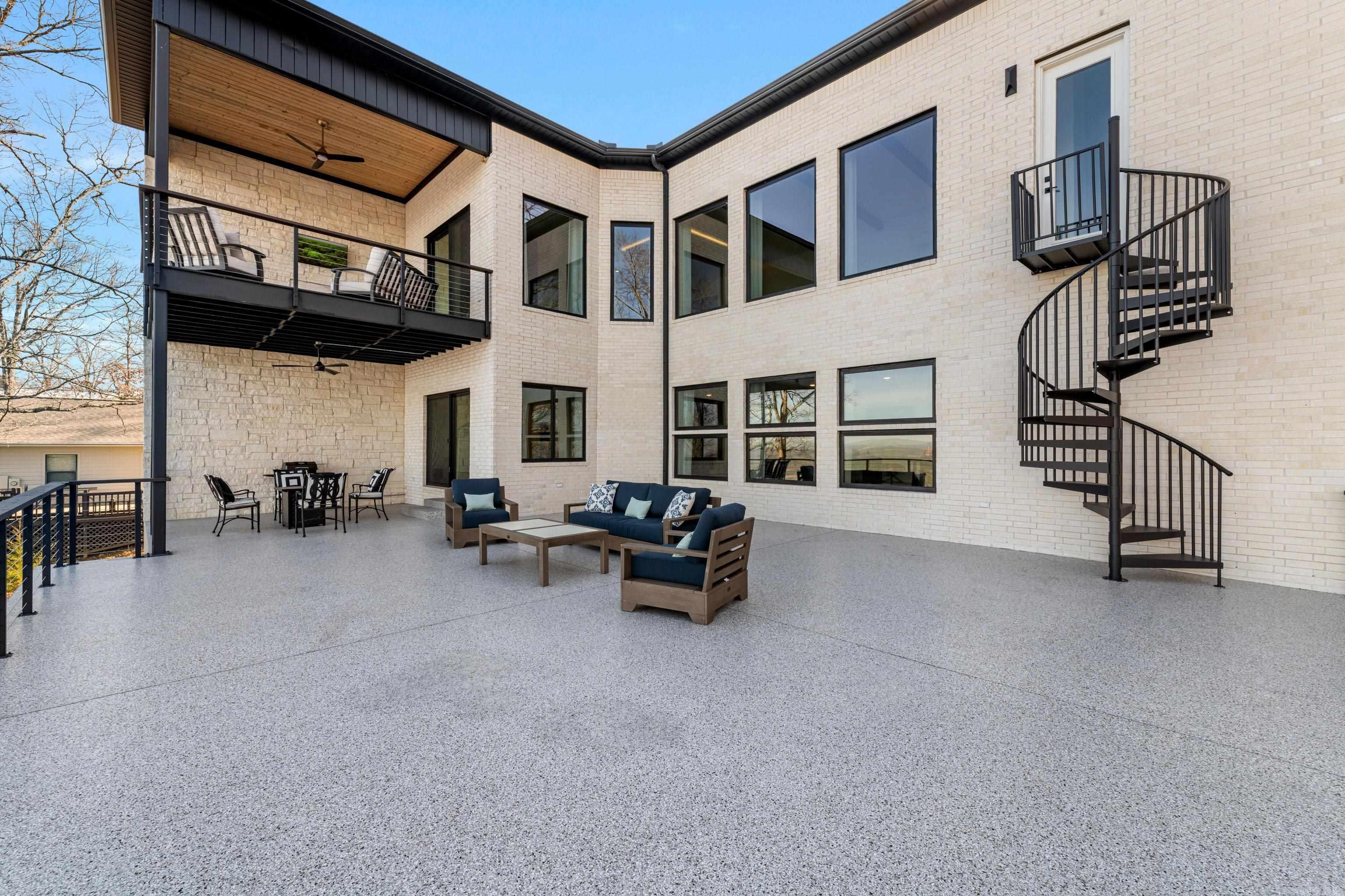 DIAMOND BLUFF ESTATES - Residential