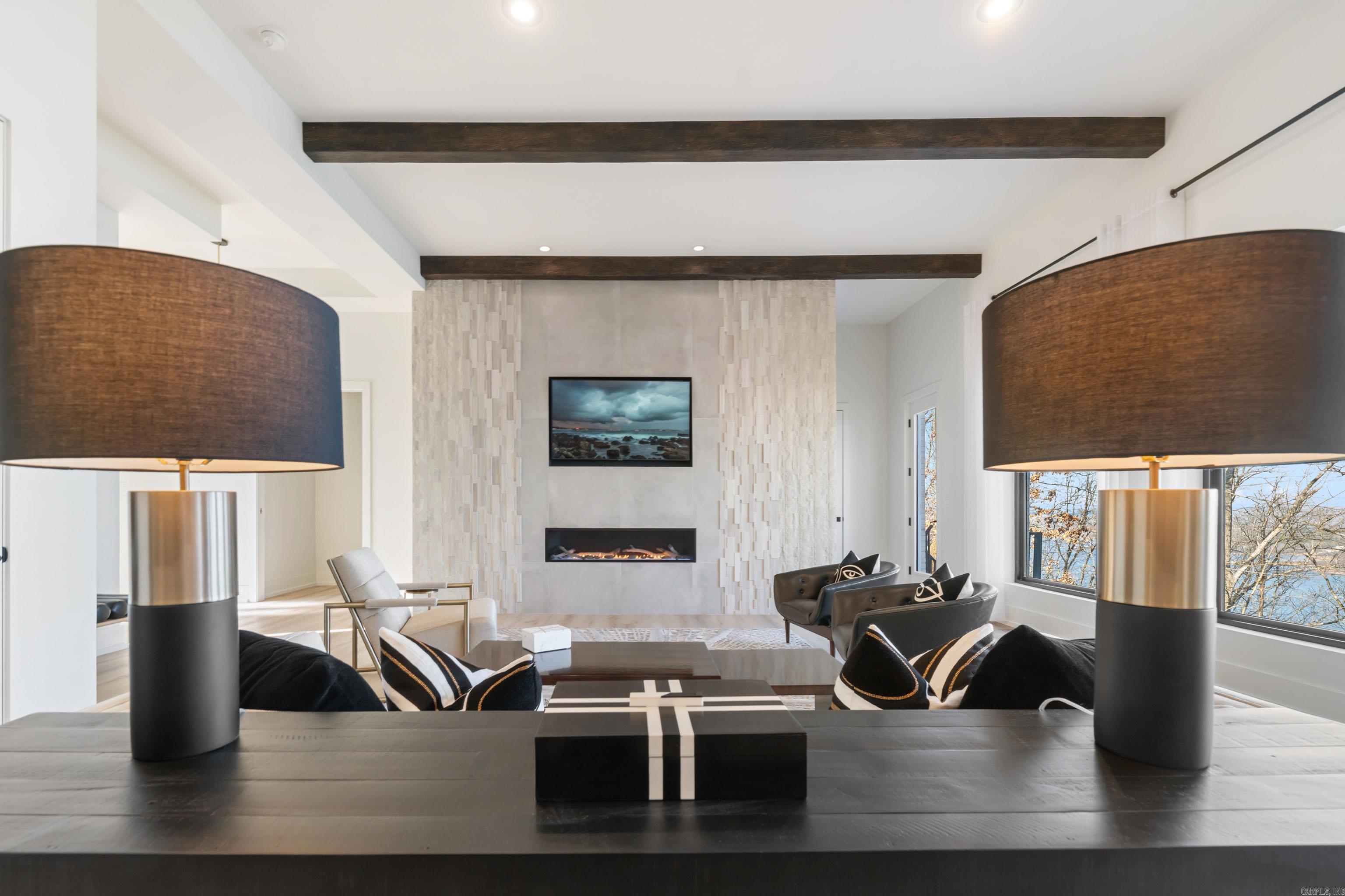 DIAMOND BLUFF ESTATES - Residential