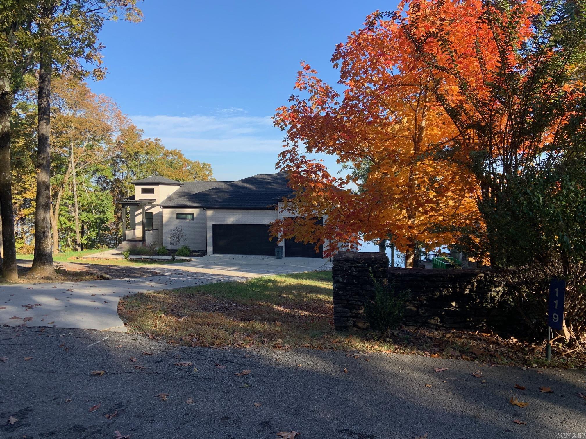 DIAMOND BLUFF ESTATES - Residential