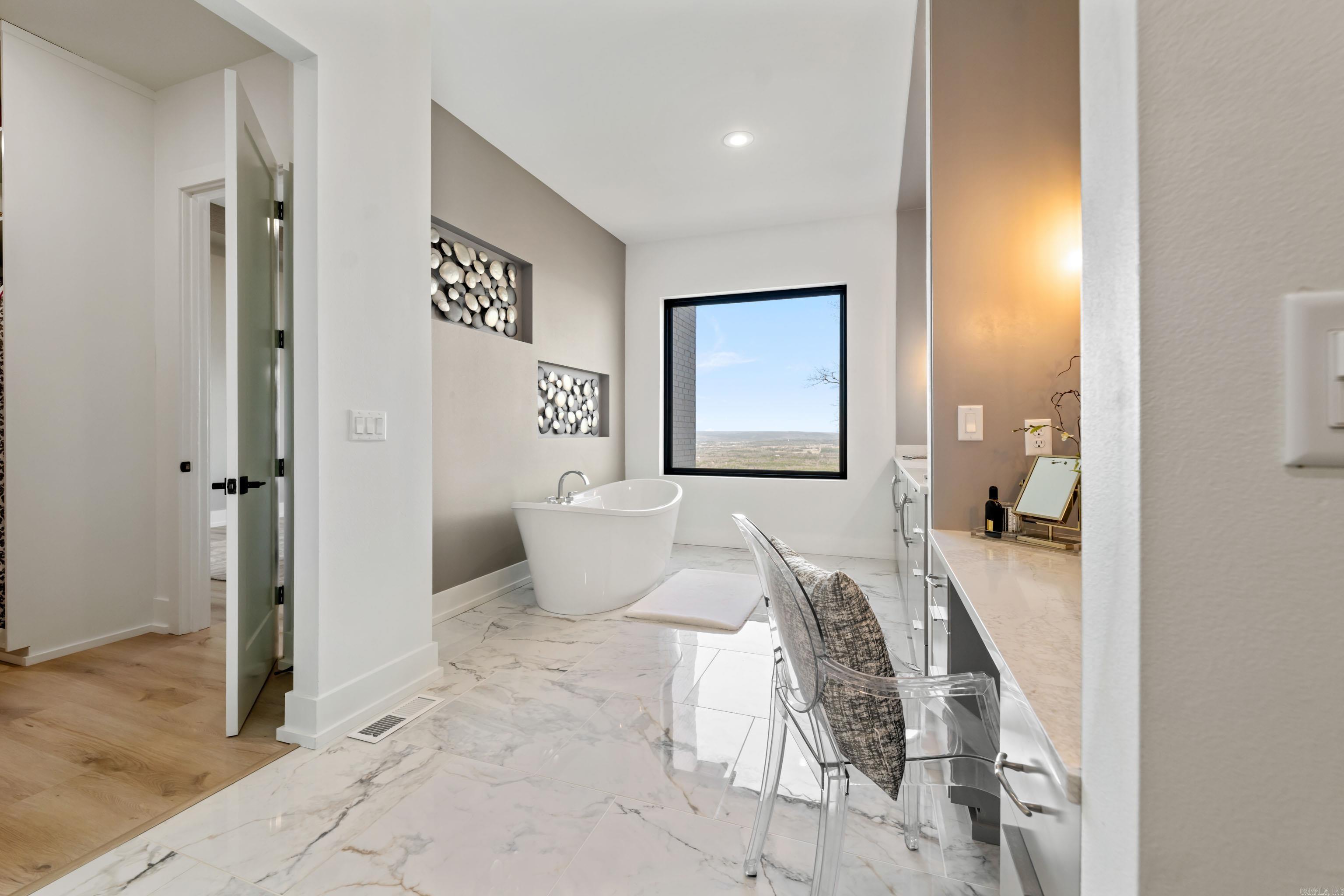 DIAMOND BLUFF ESTATES - Residential