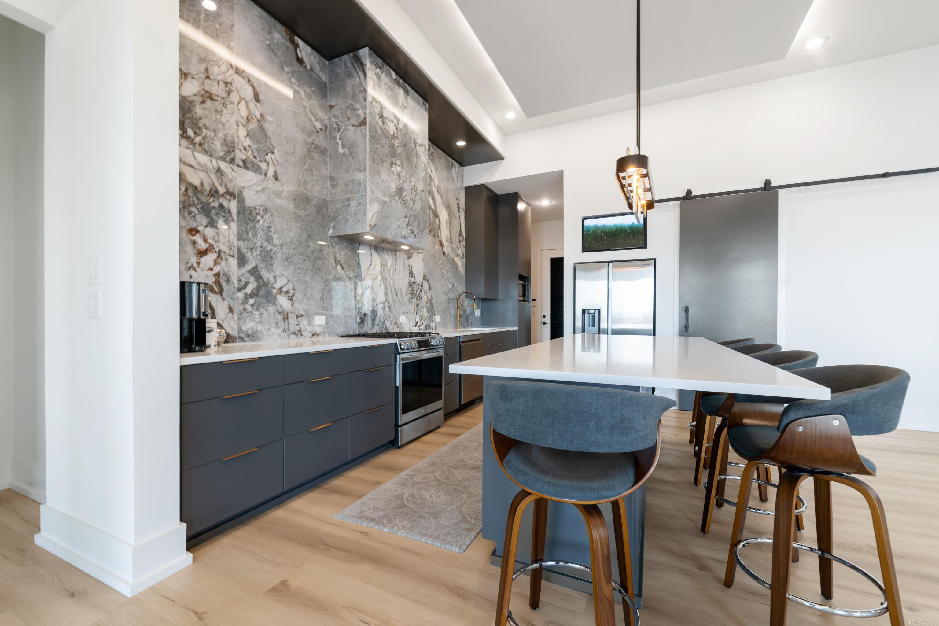 DIAMOND BLUFF ESTATES - Residential