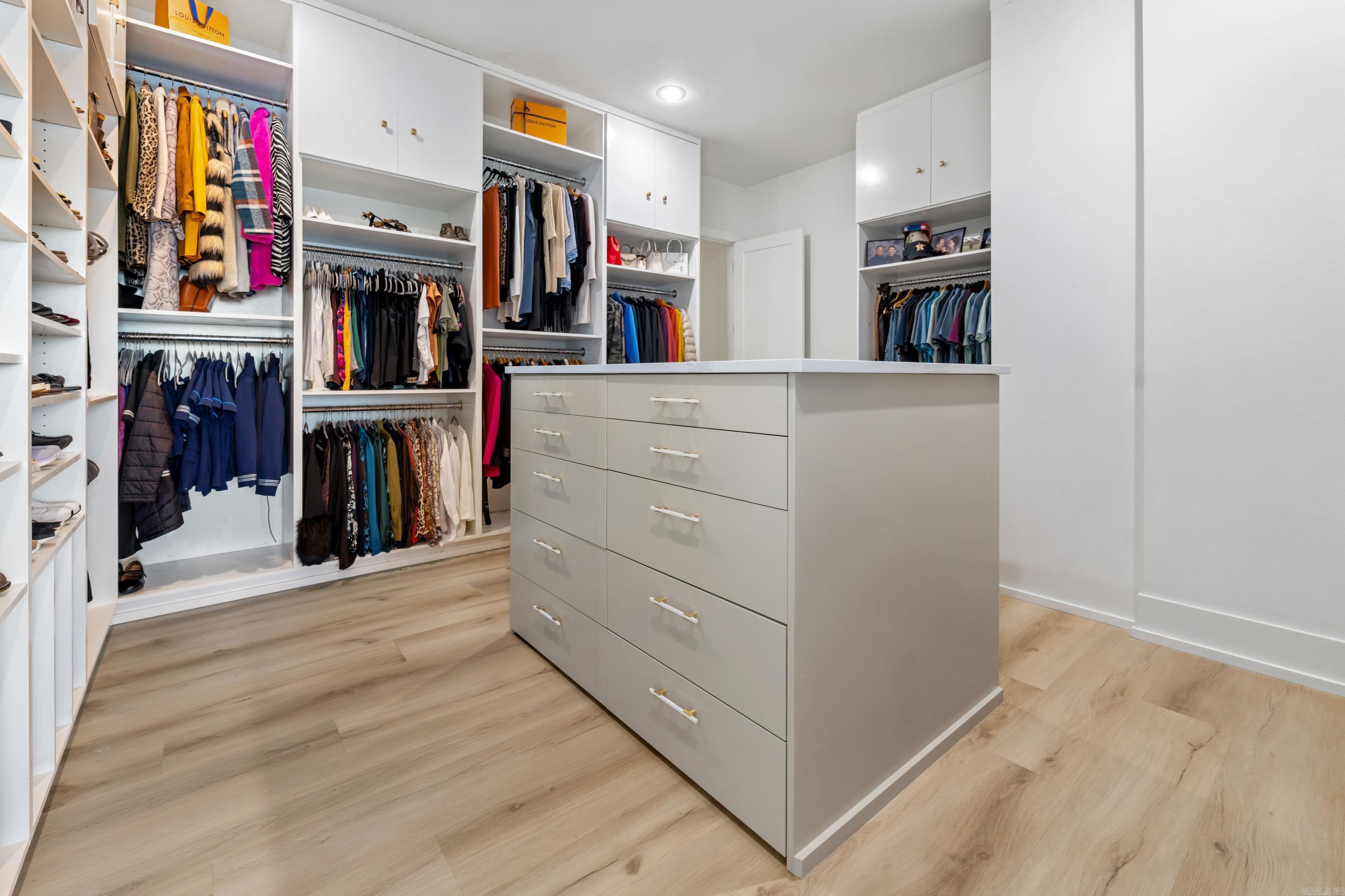 DIAMOND BLUFF ESTATES - Residential