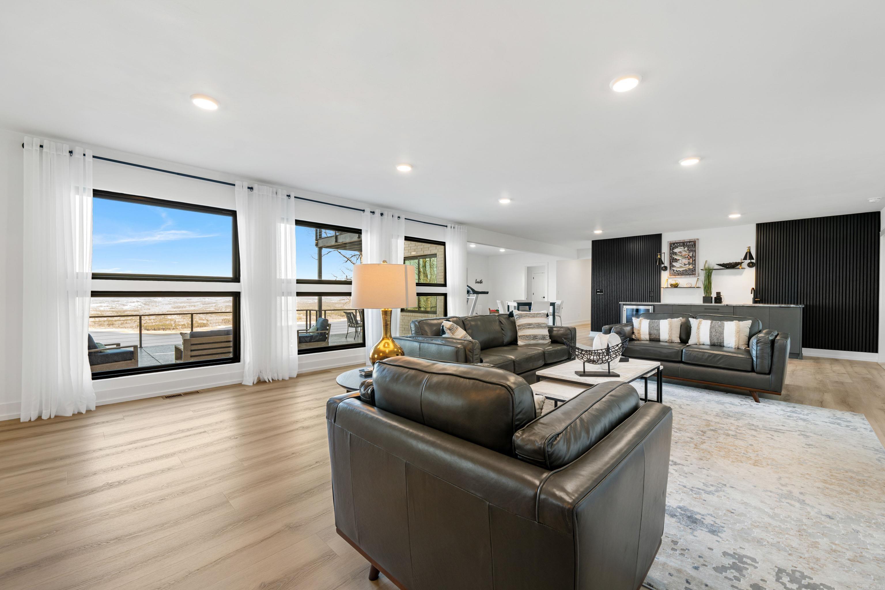 DIAMOND BLUFF ESTATES - Residential