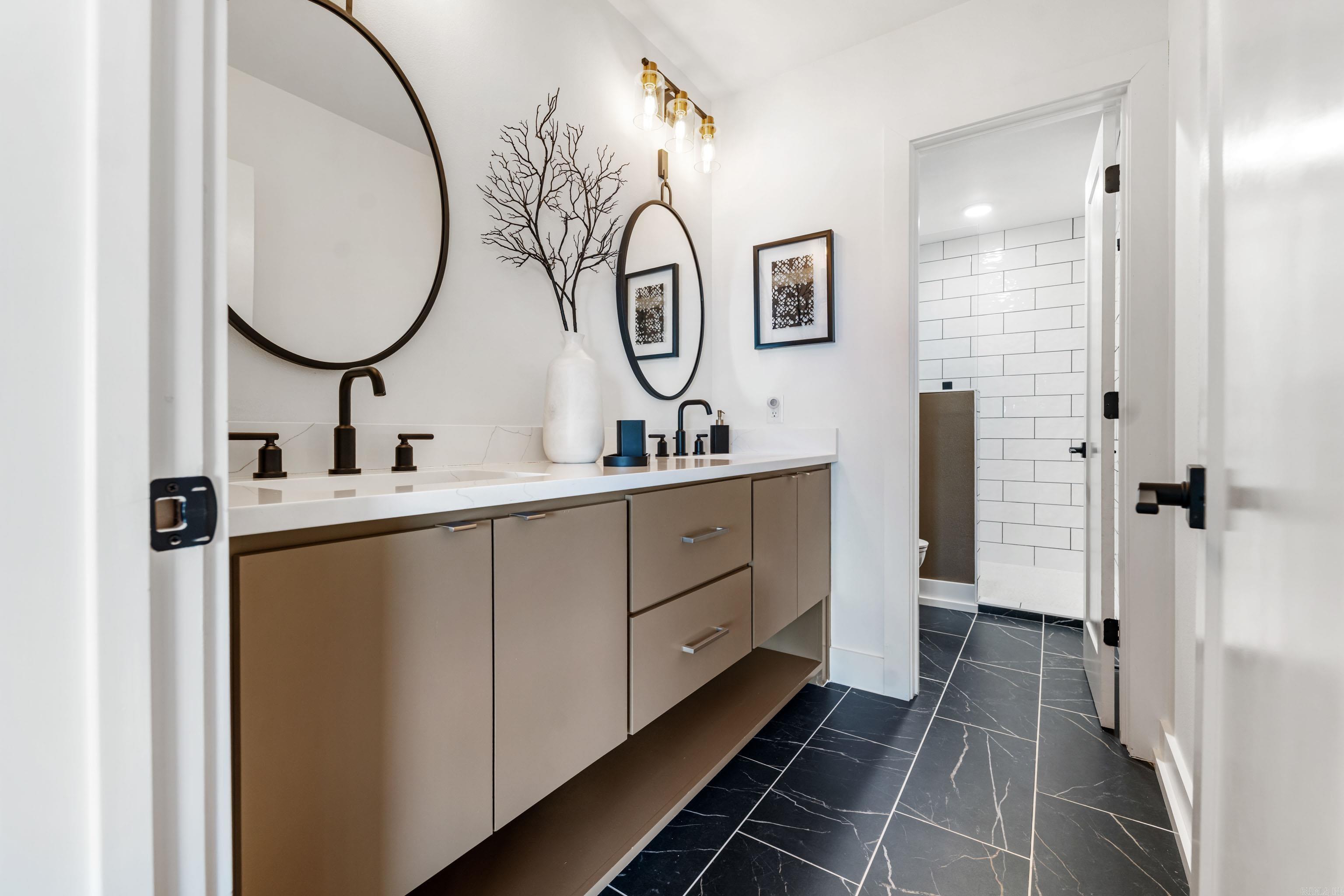 DIAMOND BLUFF ESTATES - Residential