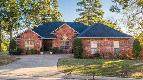 Photo of 215 Trelon Circle, Little Rock, AR 72223 (MLS # 26042626)