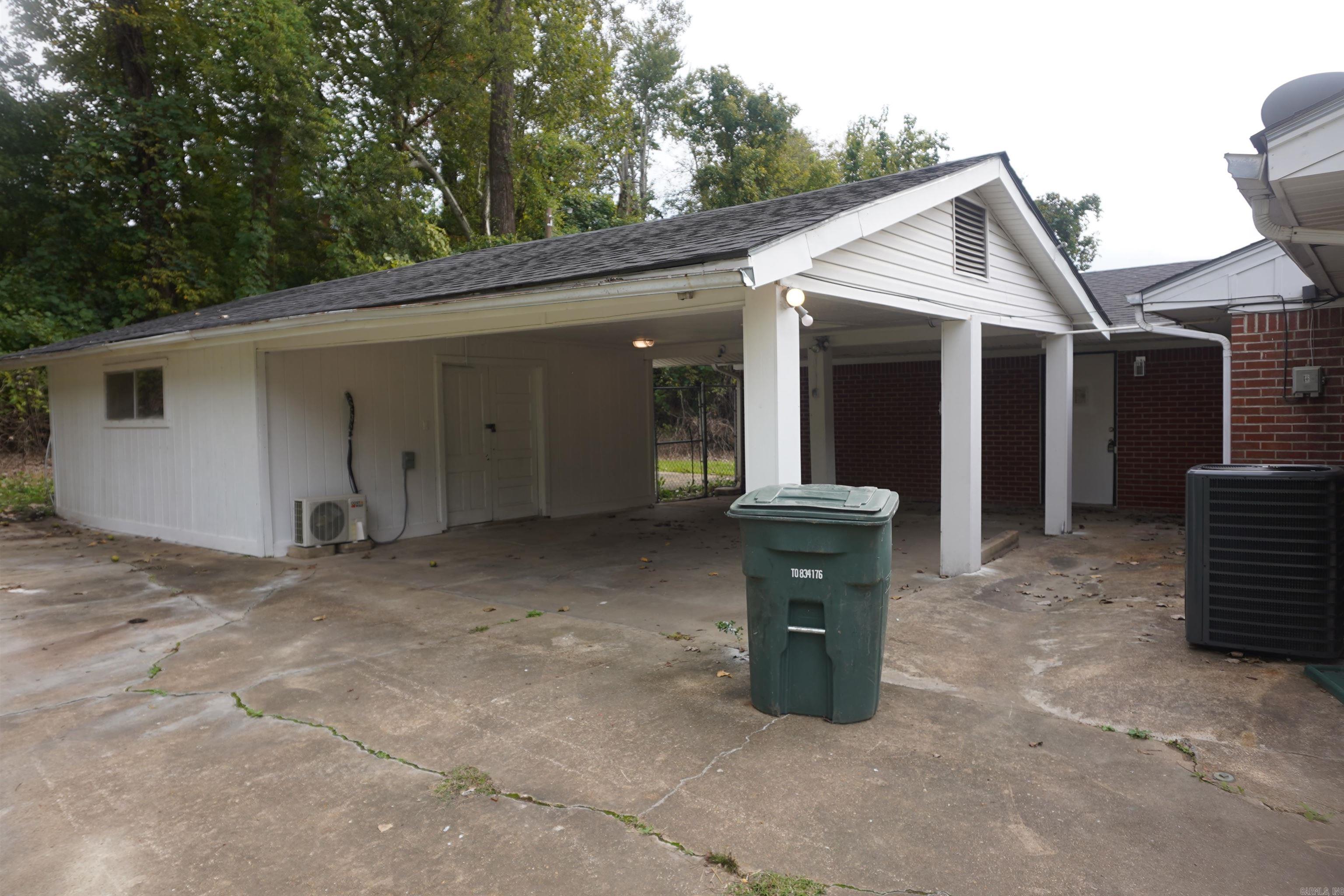 HAMILTON PLACE - Residential