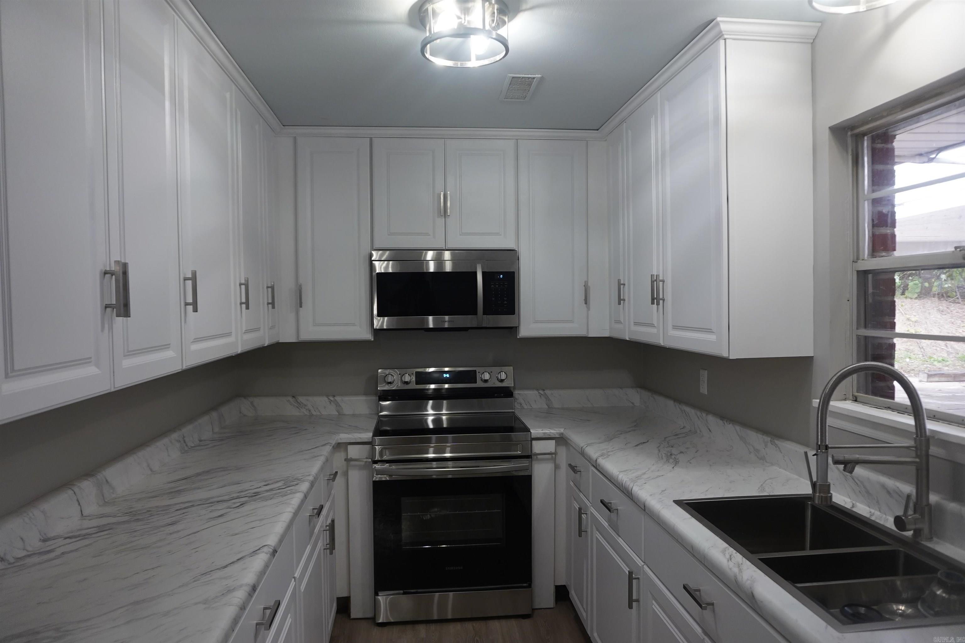 HAMILTON PLACE - Residential