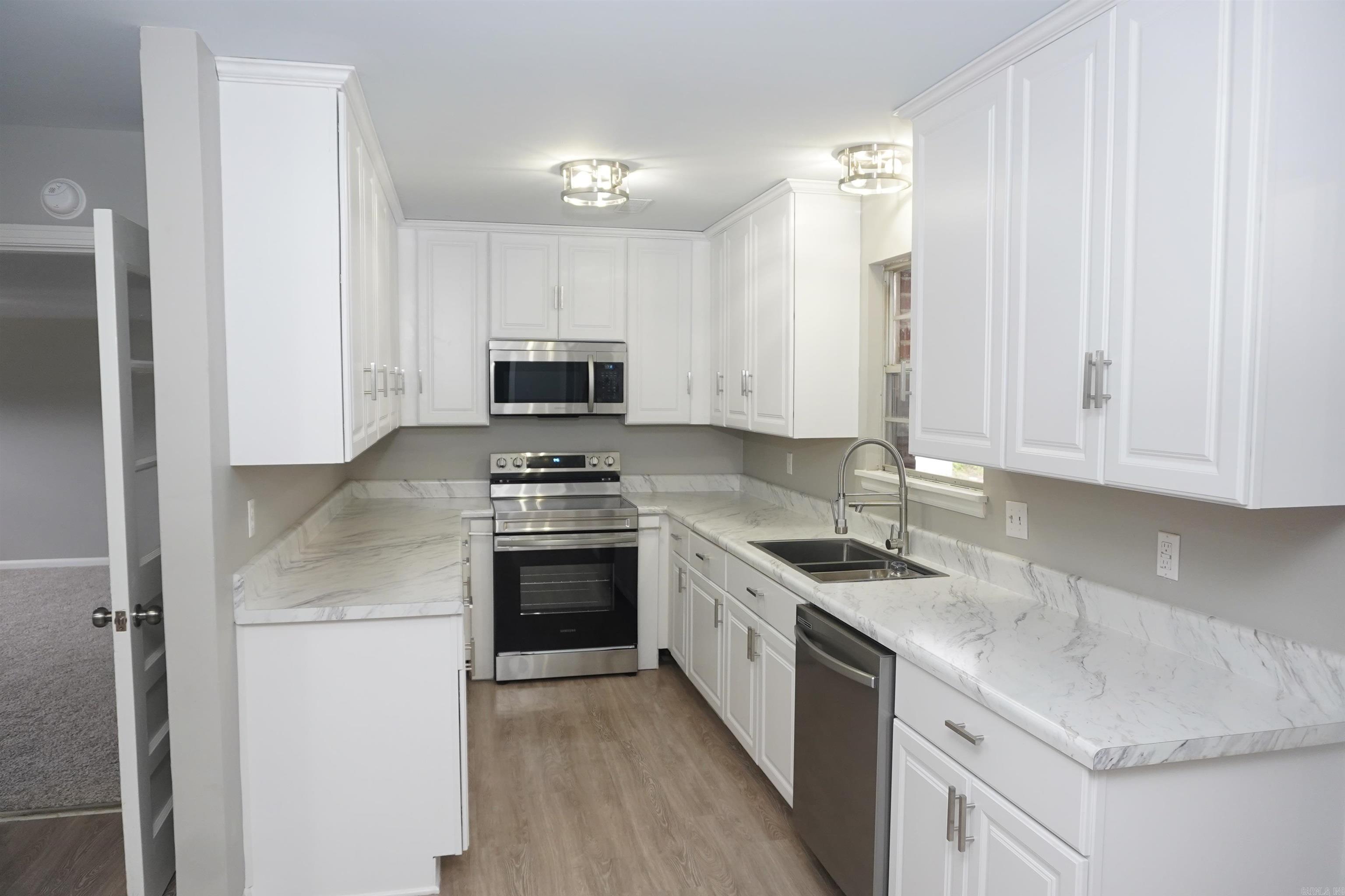 HAMILTON PLACE - Residential