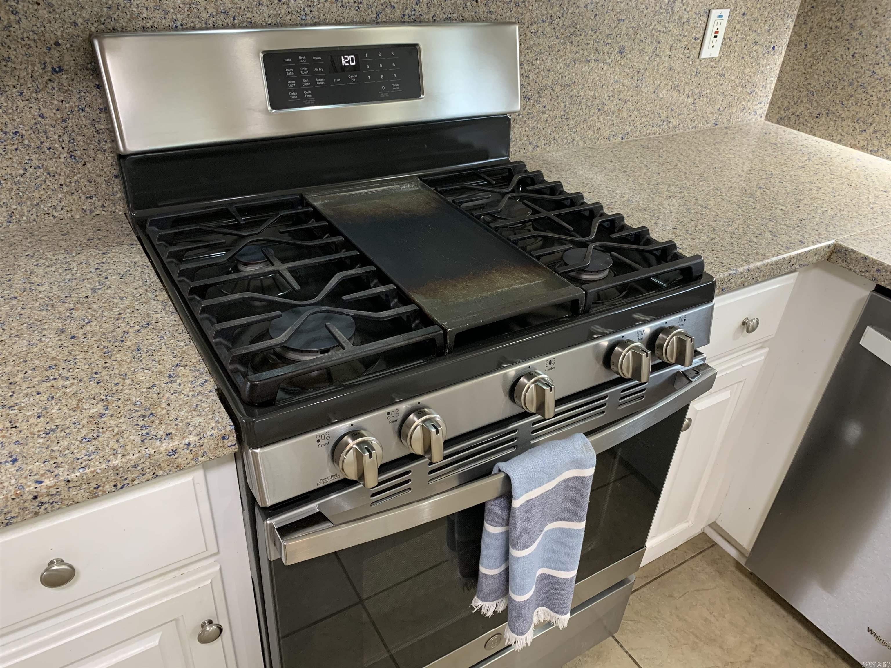 COUNTRY CLUB OF ARK THE - Residential