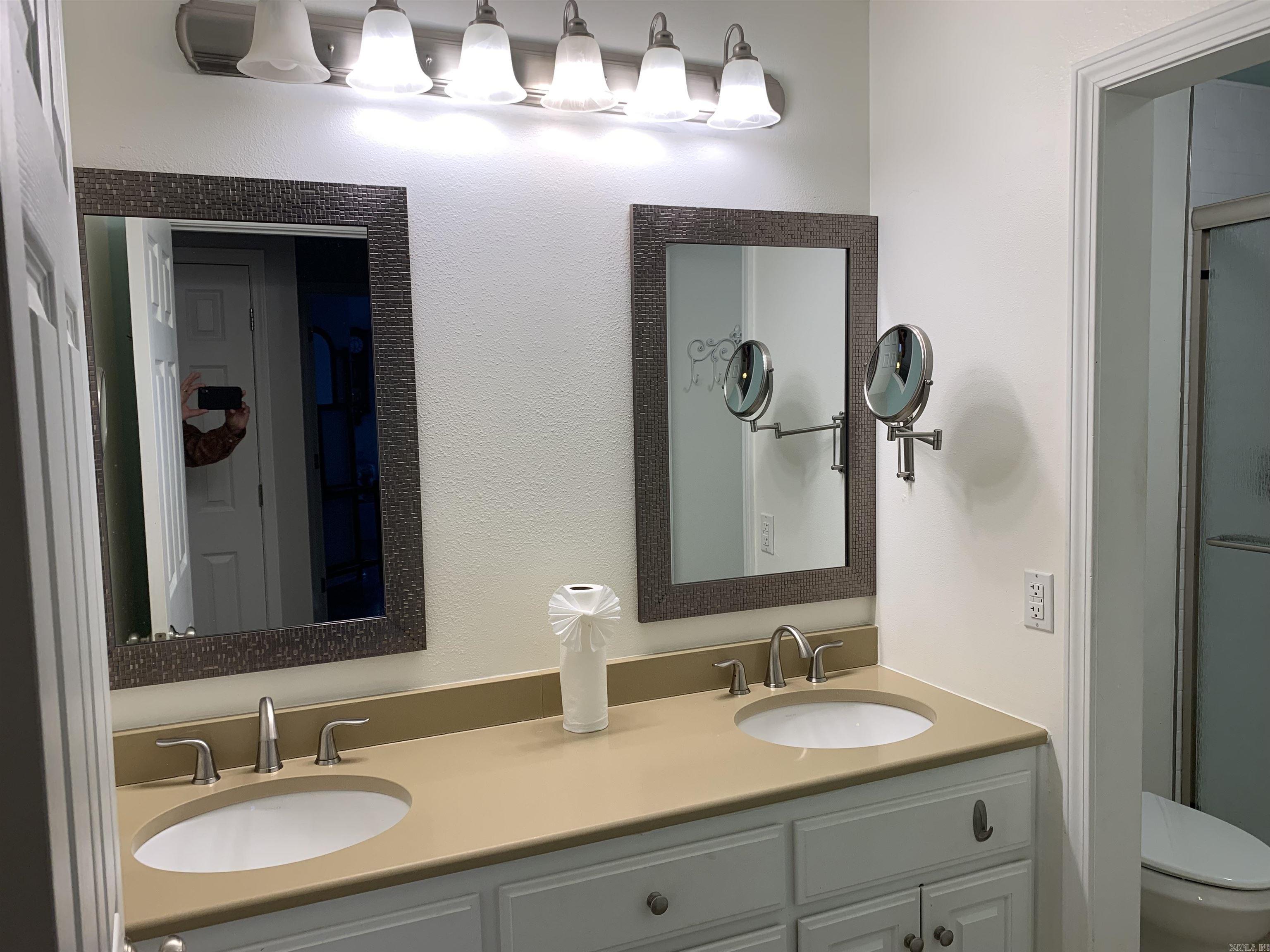 COUNTRY CLUB OF ARK THE - Residential