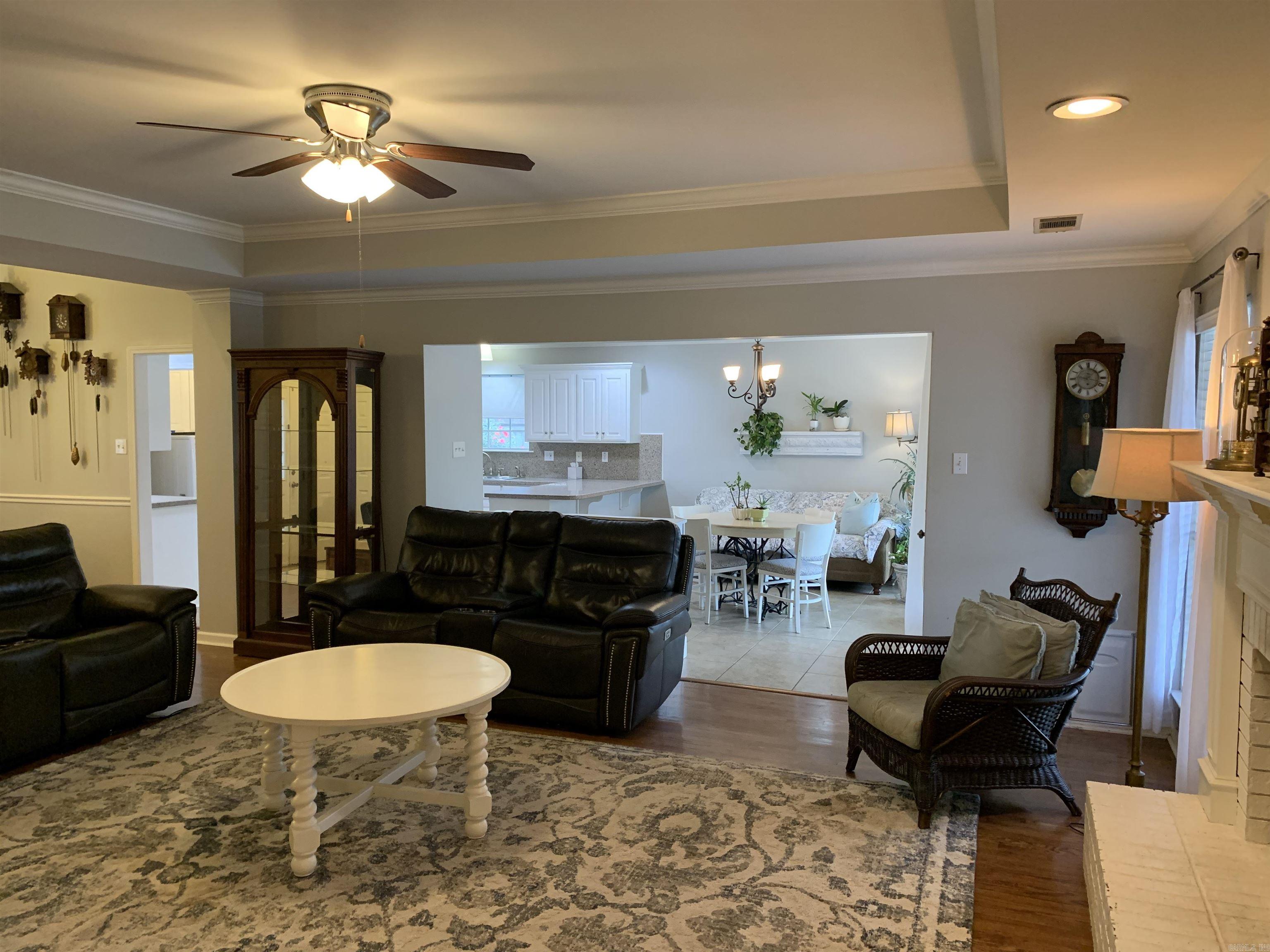 COUNTRY CLUB OF ARK THE - Residential