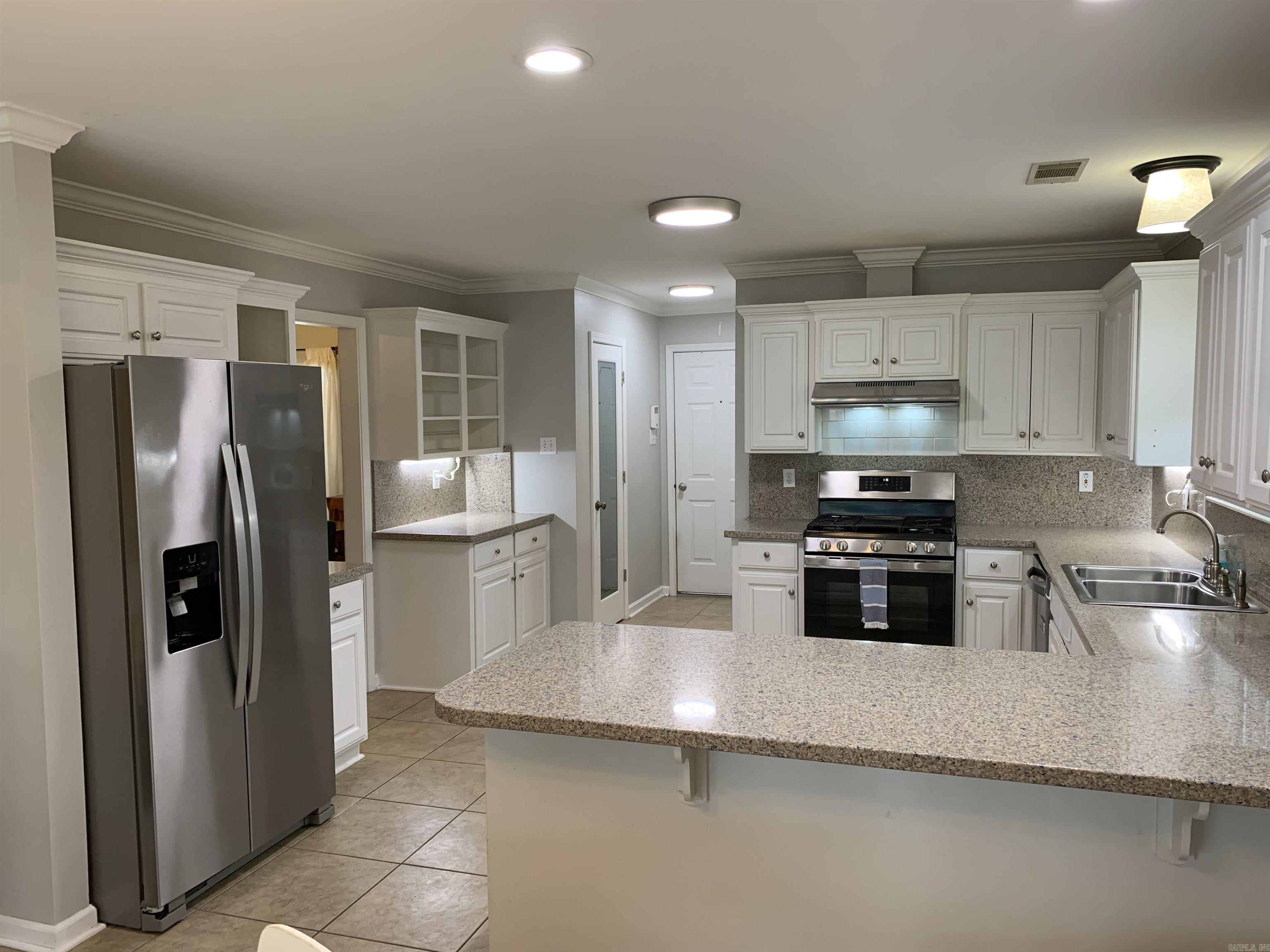 COUNTRY CLUB OF ARK THE - Residential