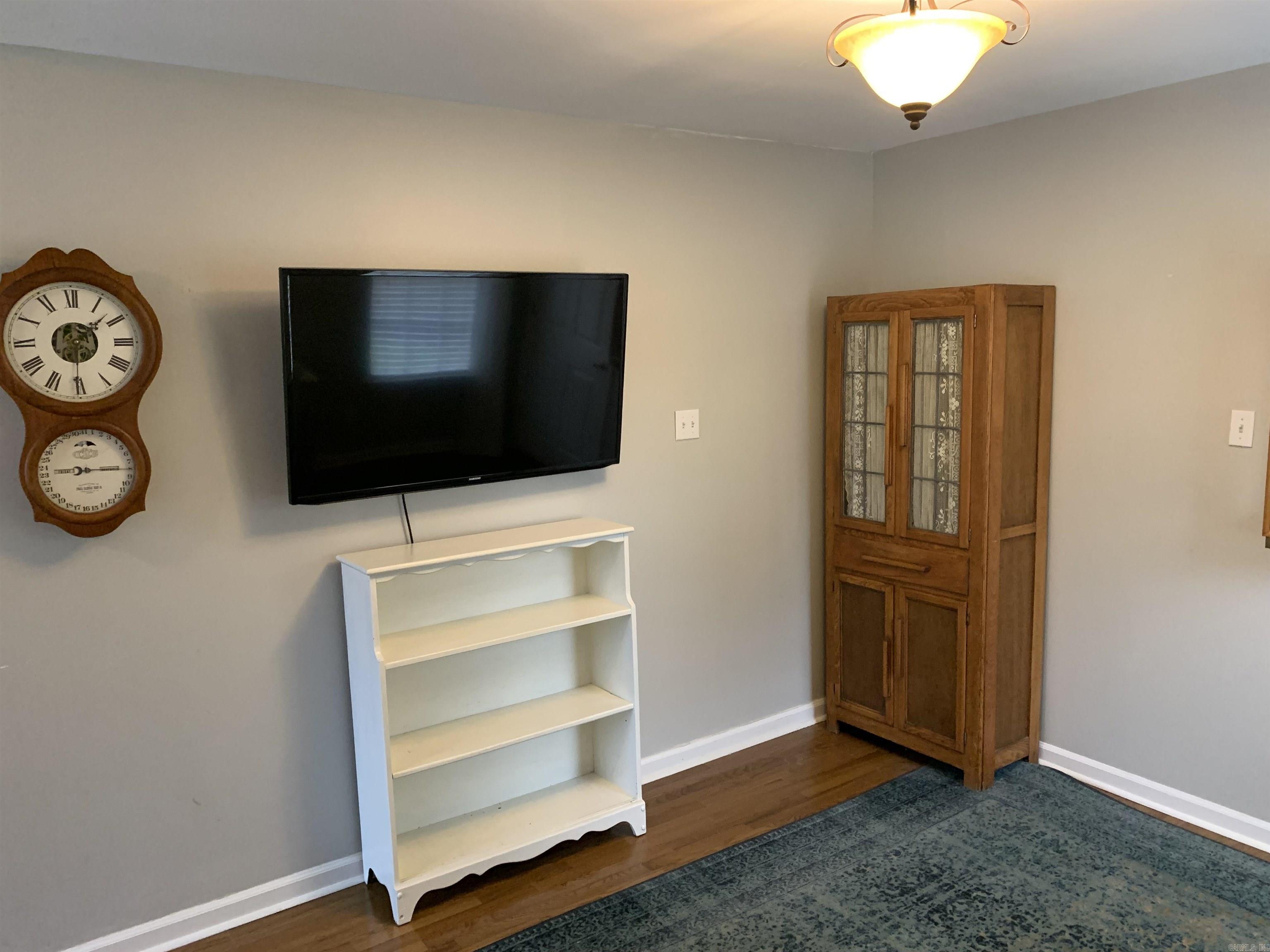 COUNTRY CLUB OF ARK THE - Residential