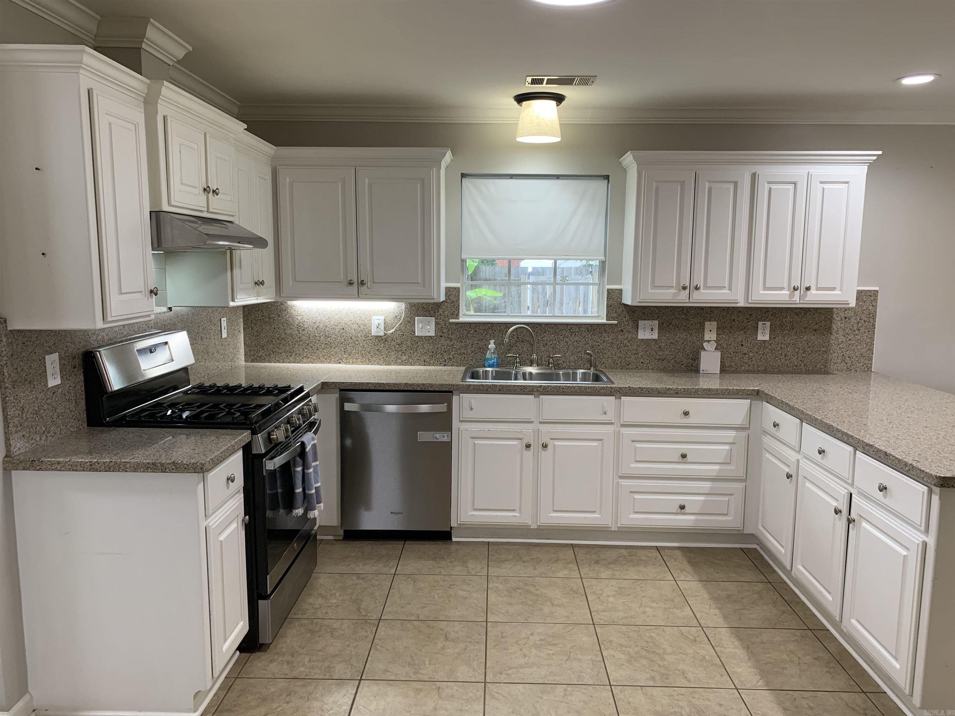 COUNTRY CLUB OF ARK THE - Residential