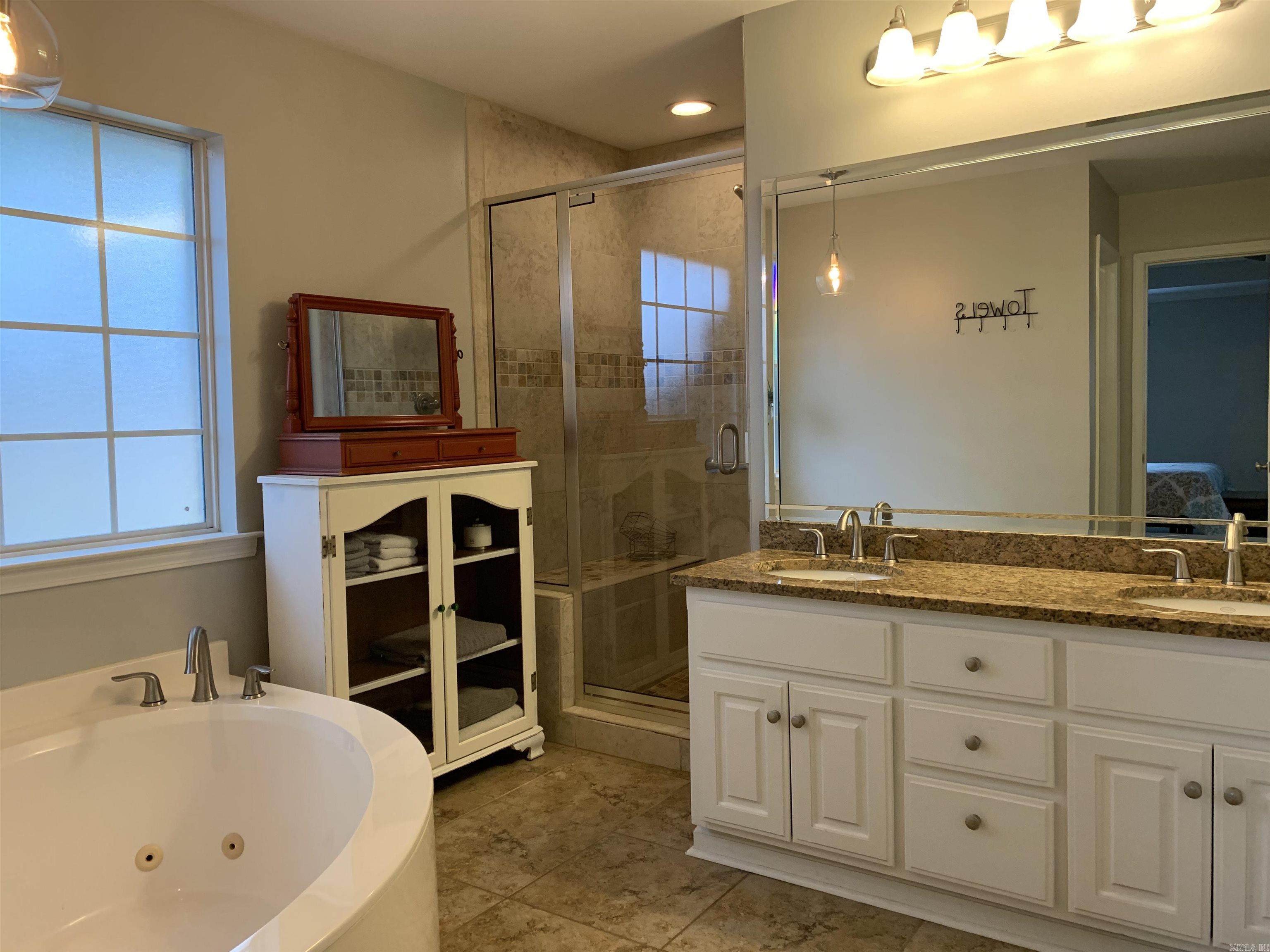 COUNTRY CLUB OF ARK THE - Residential