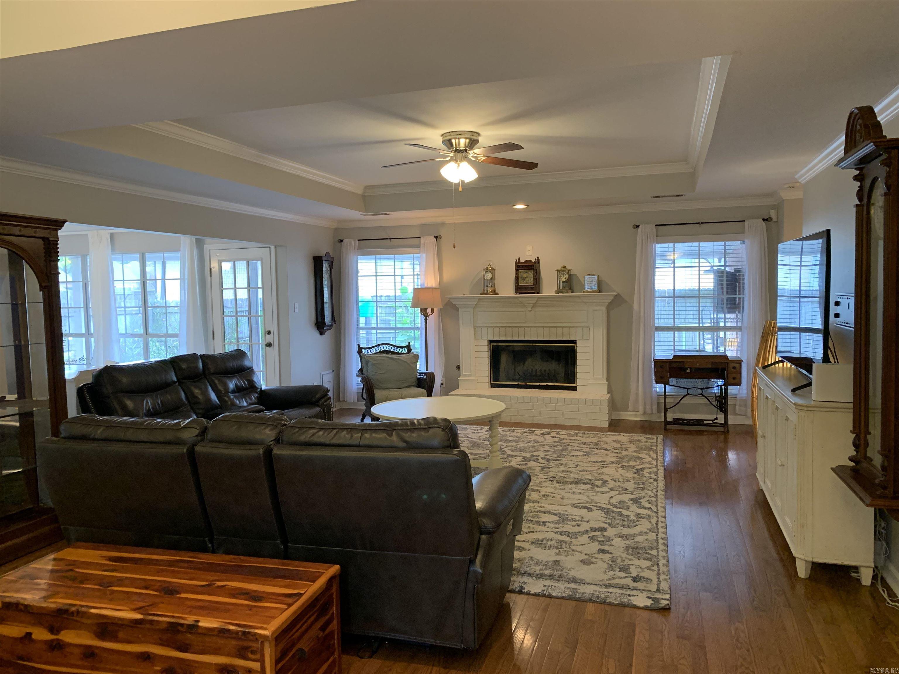 COUNTRY CLUB OF ARK THE - Residential