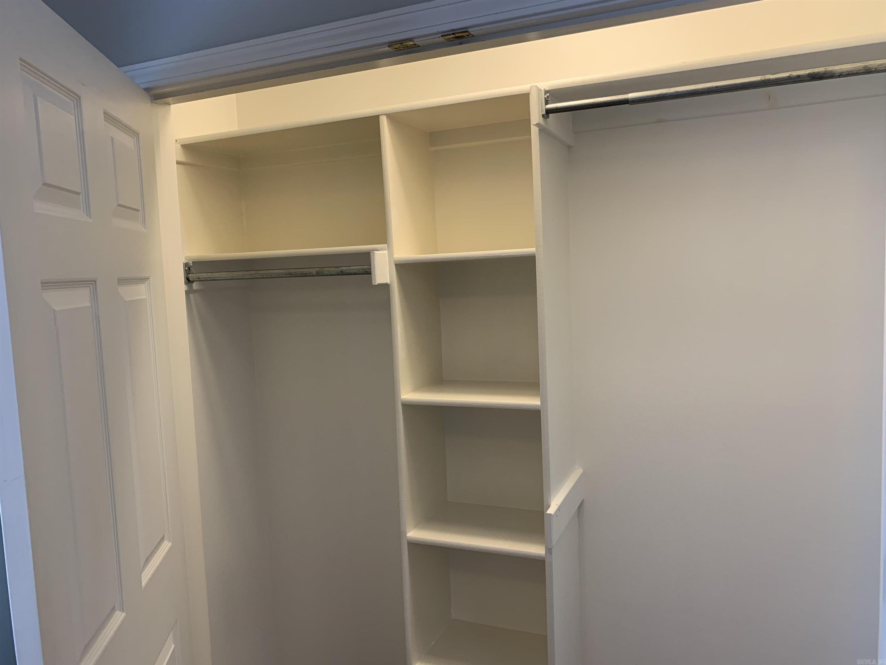 COUNTRY CLUB OF ARK THE - Residential