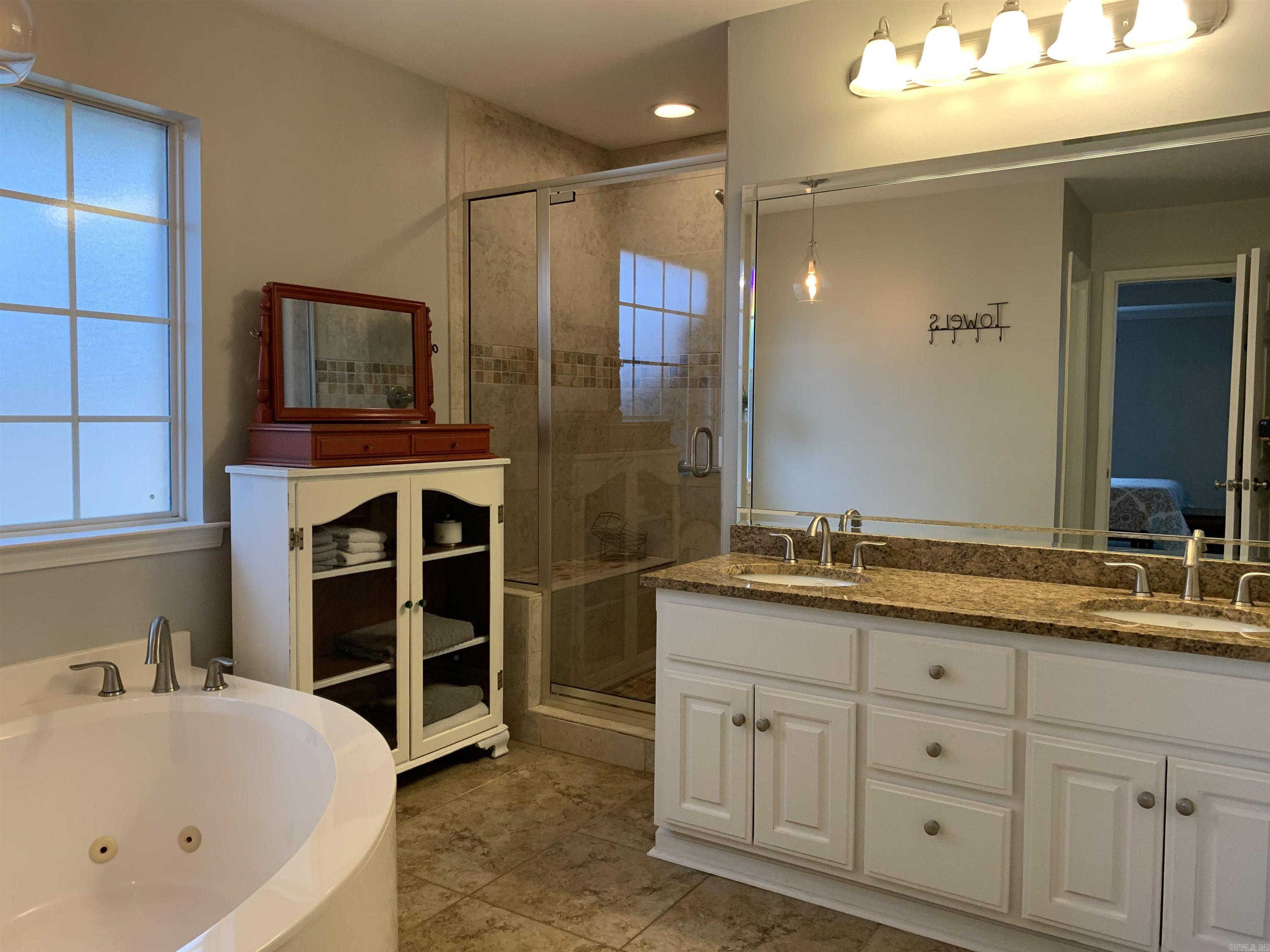 COUNTRY CLUB OF ARK THE - Residential