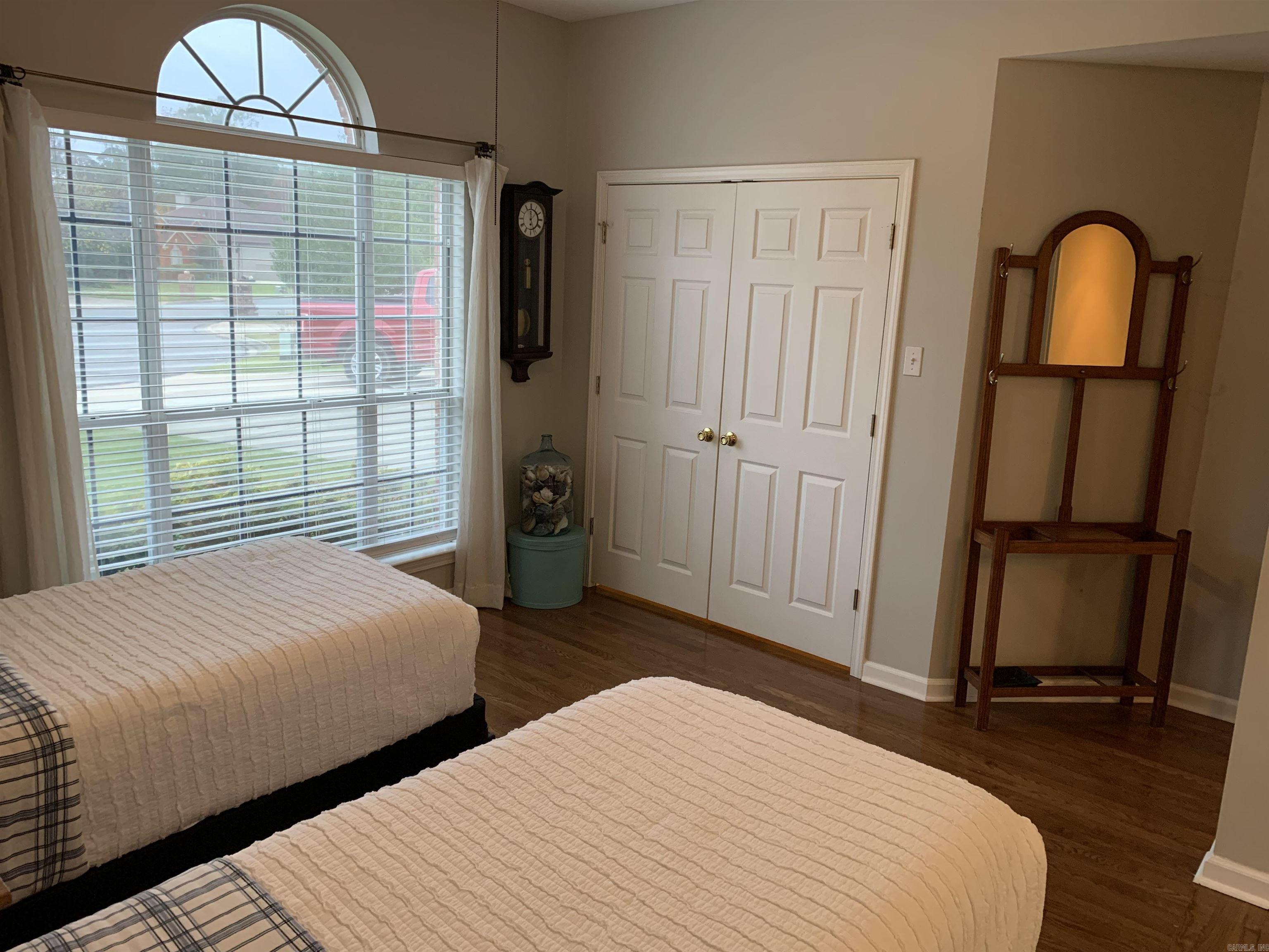 COUNTRY CLUB OF ARK THE - Residential