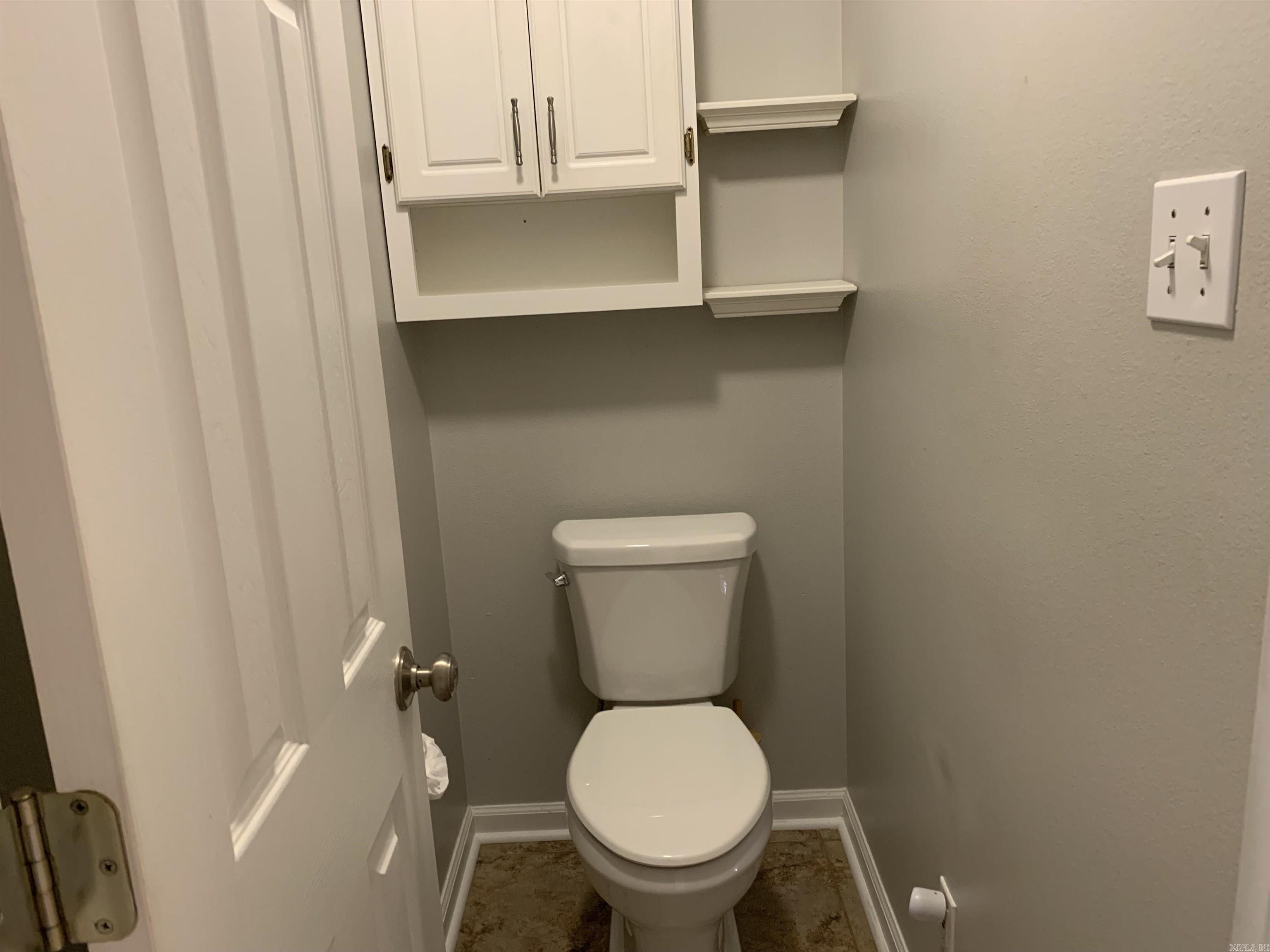 COUNTRY CLUB OF ARK THE - Residential