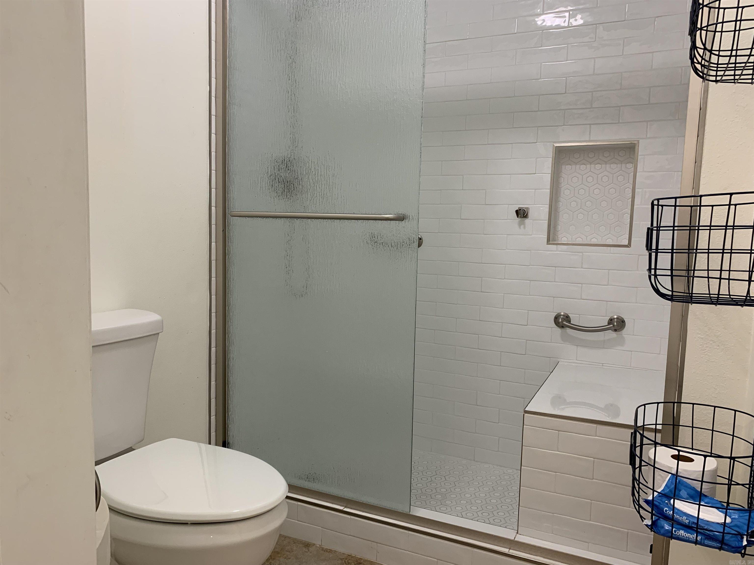 COUNTRY CLUB OF ARK THE - Residential