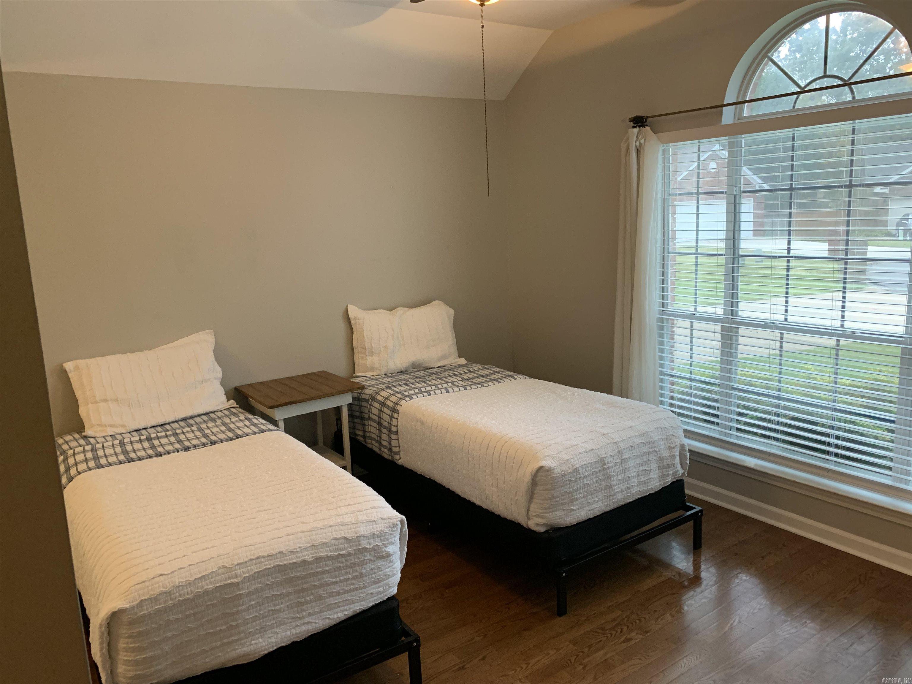 COUNTRY CLUB OF ARK THE - Residential