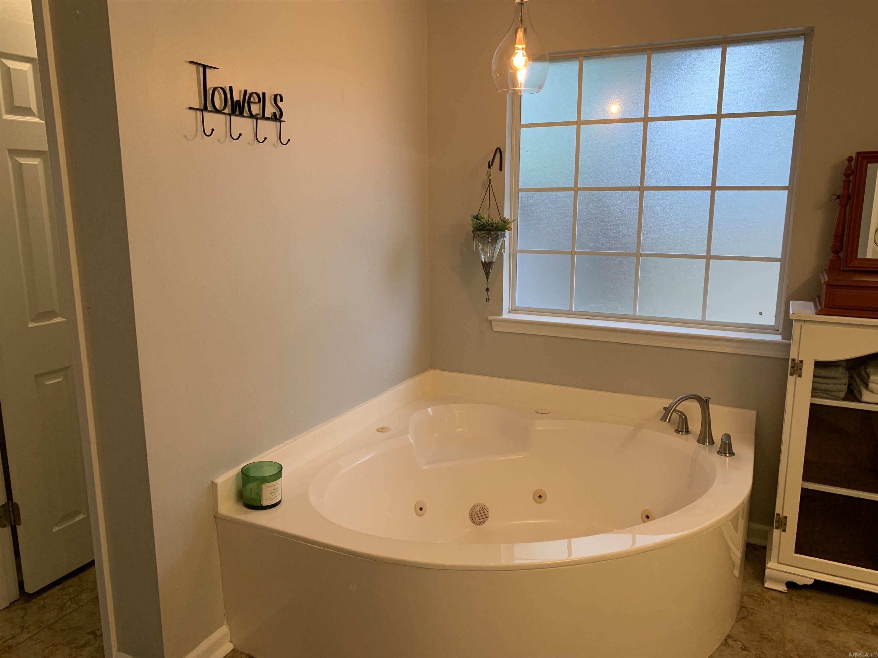 COUNTRY CLUB OF ARK THE - Residential