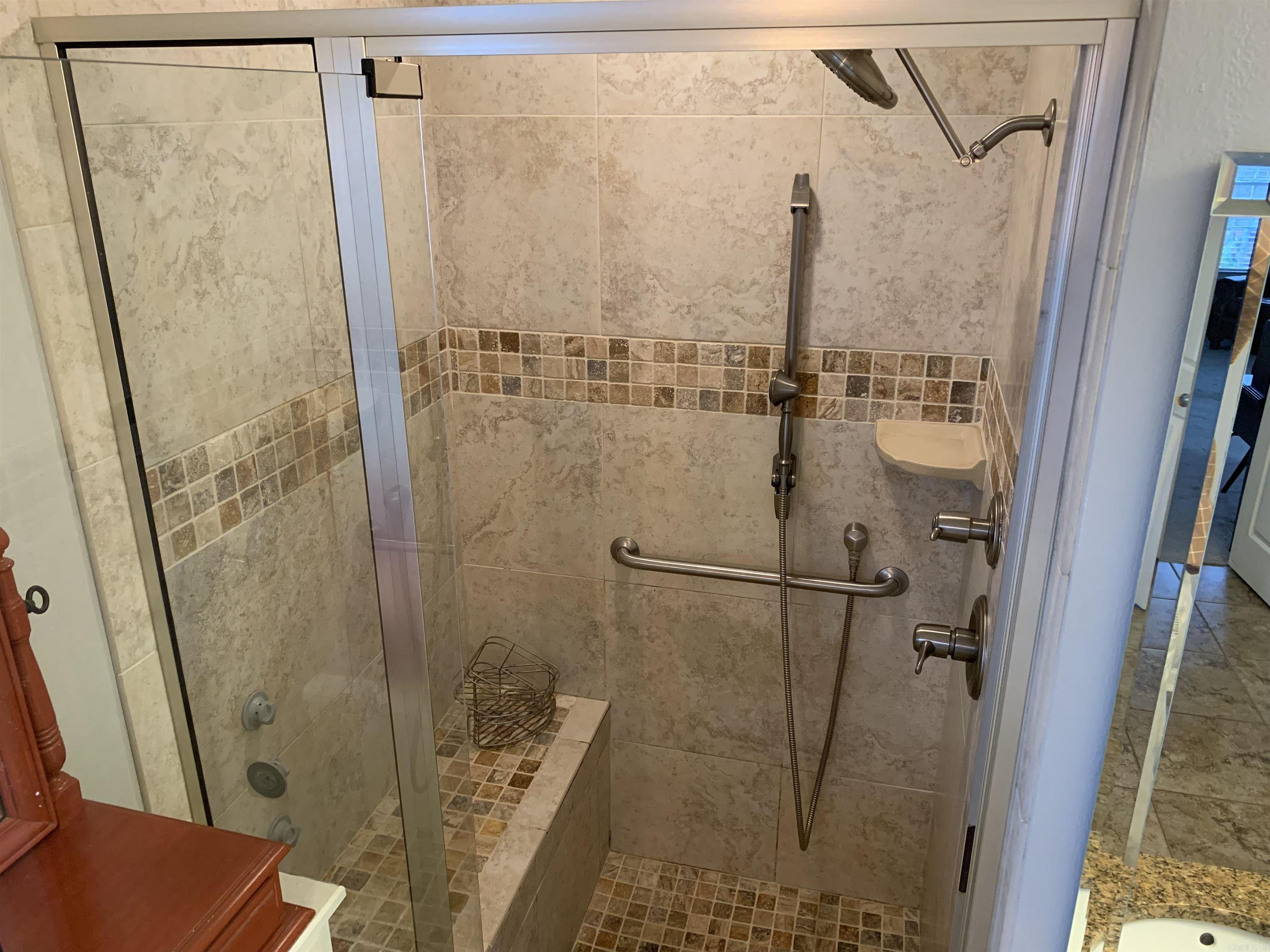 COUNTRY CLUB OF ARK THE - Residential