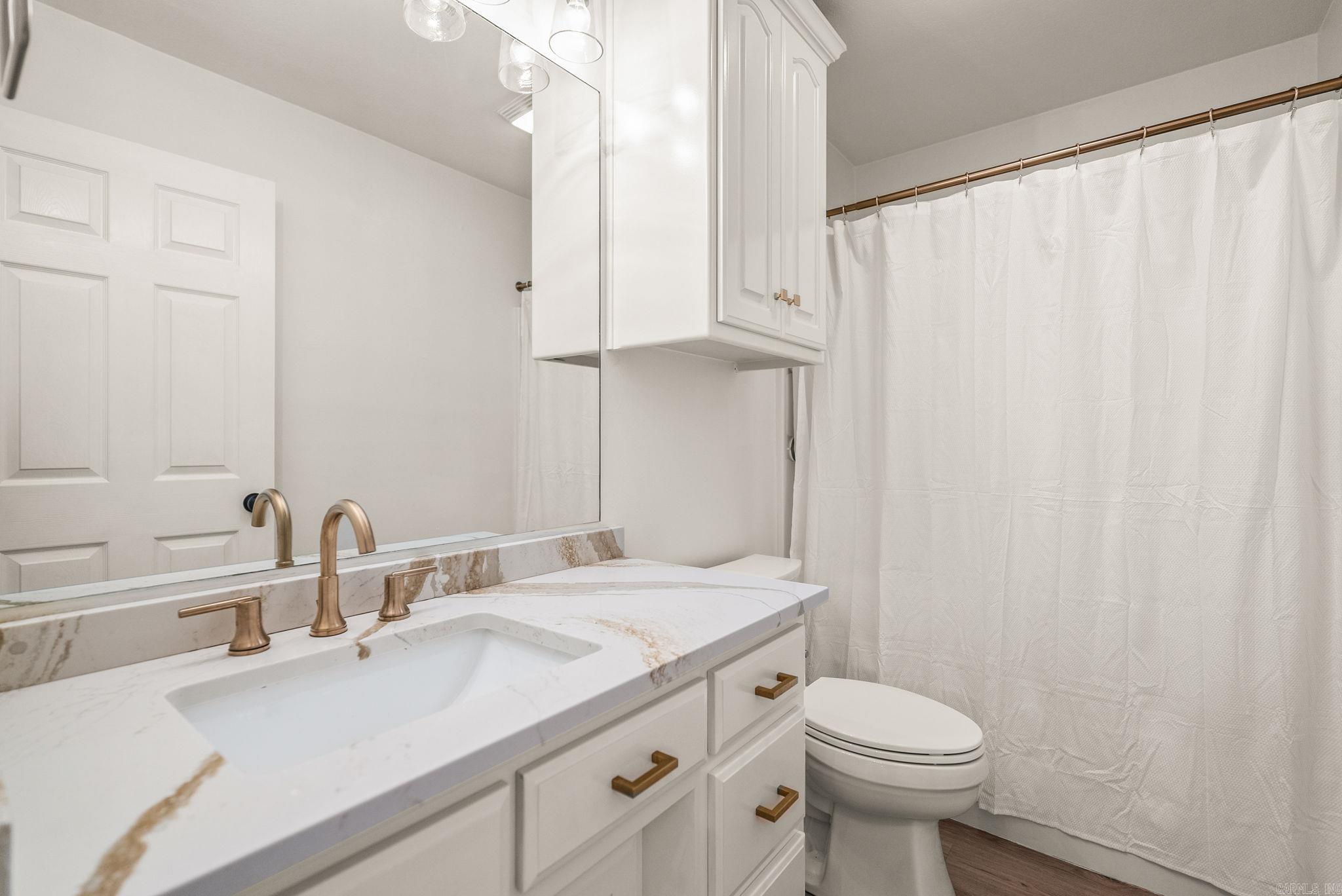 COUNTRY CLUB OF ARK THE - Residential