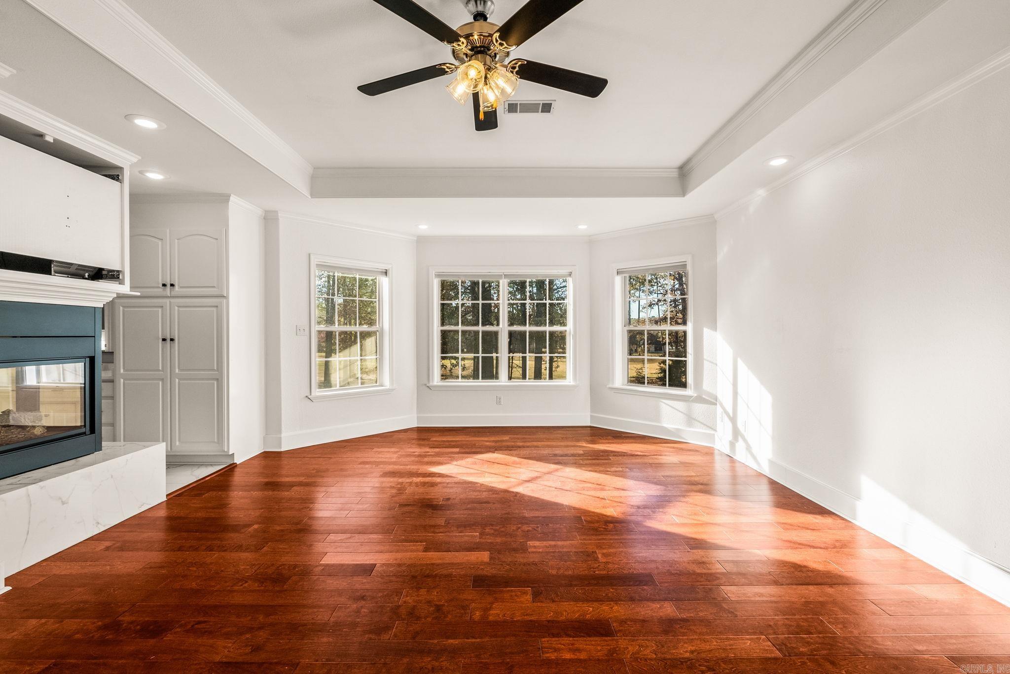 COUNTRY CLUB OF ARK THE - Residential