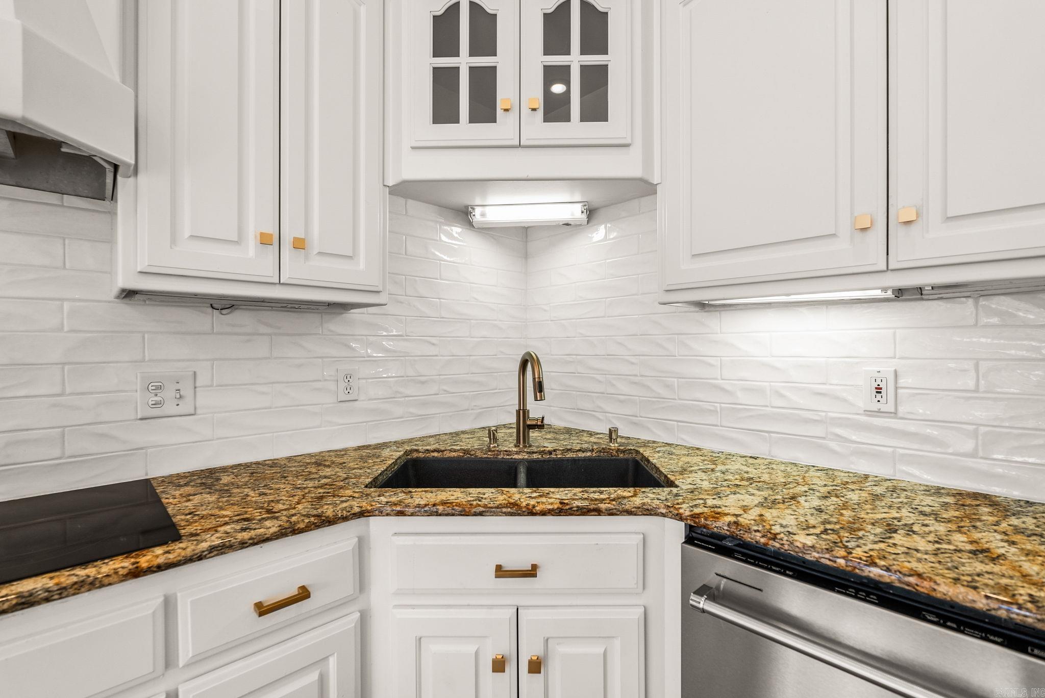 COUNTRY CLUB OF ARK THE - Residential