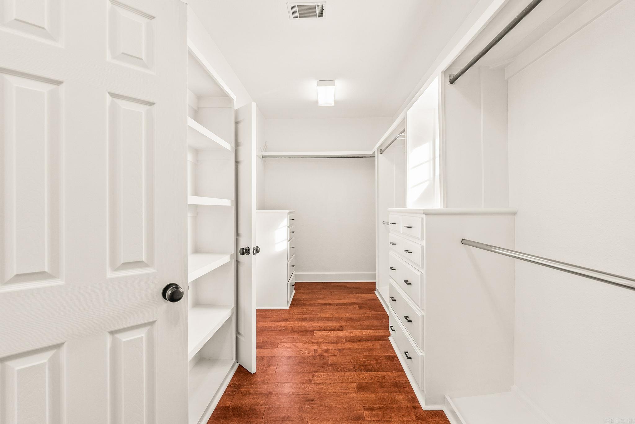 COUNTRY CLUB OF ARK THE - Residential