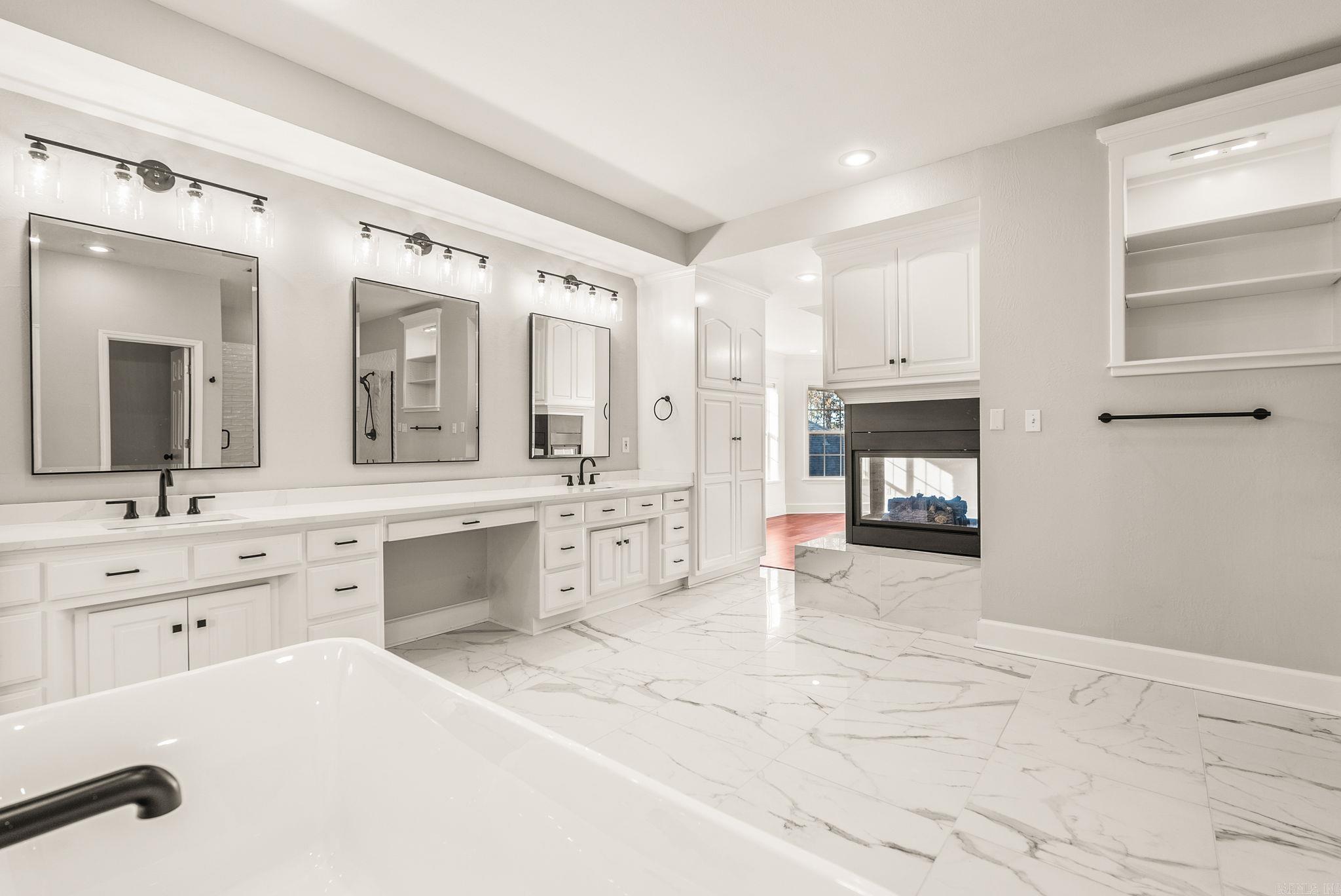 COUNTRY CLUB OF ARK THE - Residential