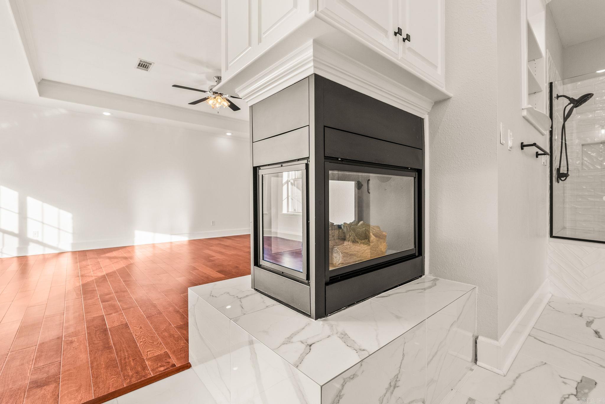 COUNTRY CLUB OF ARK THE - Residential