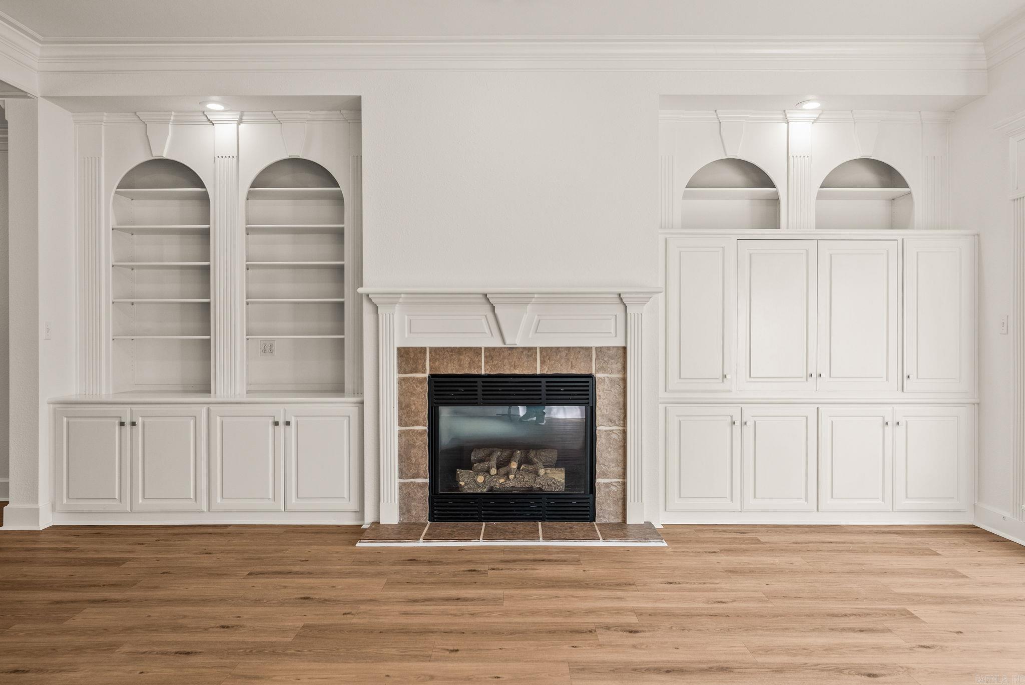 COUNTRY CLUB OF ARK THE - Residential