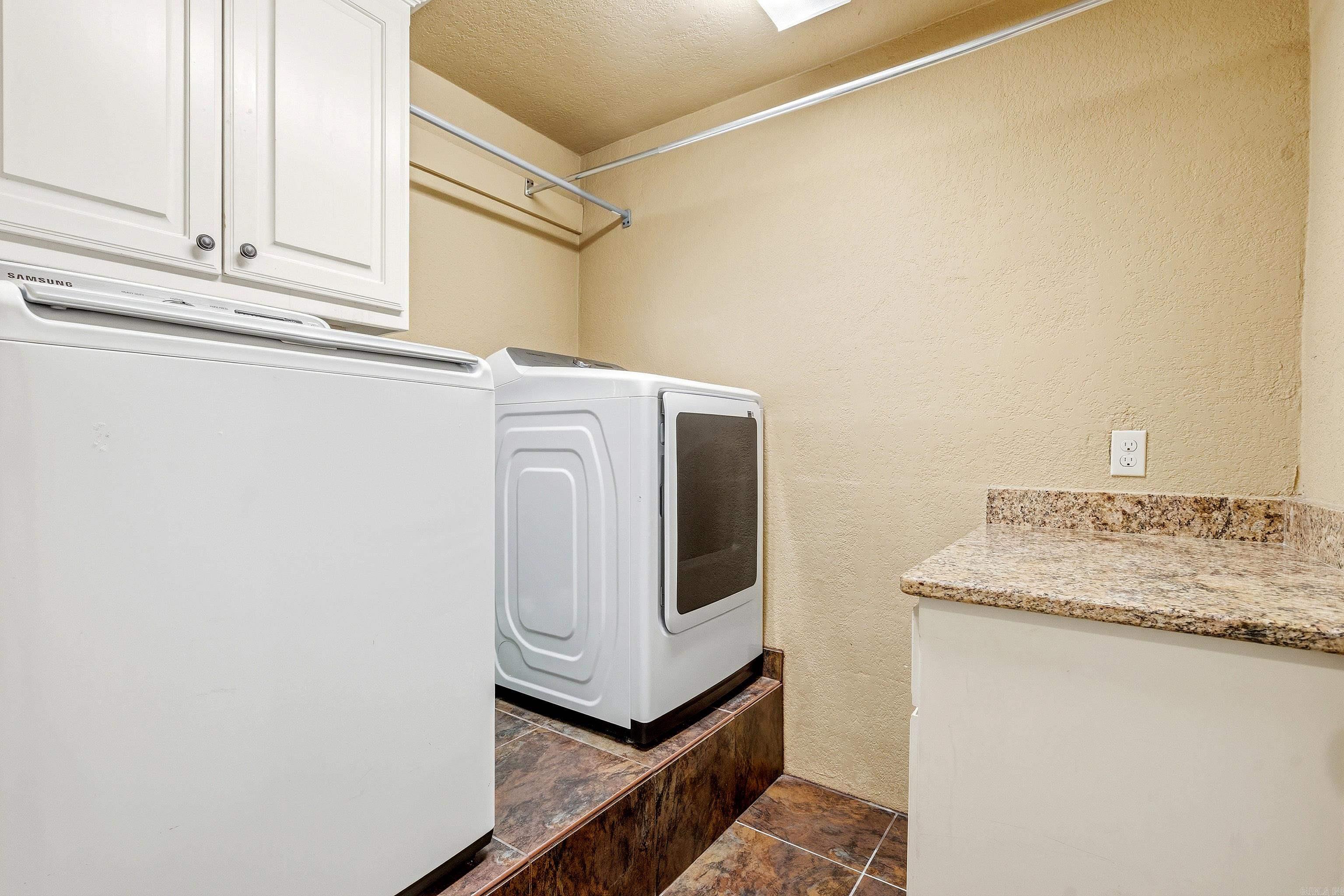 QUAIL RIDGE ESTATES - Residential