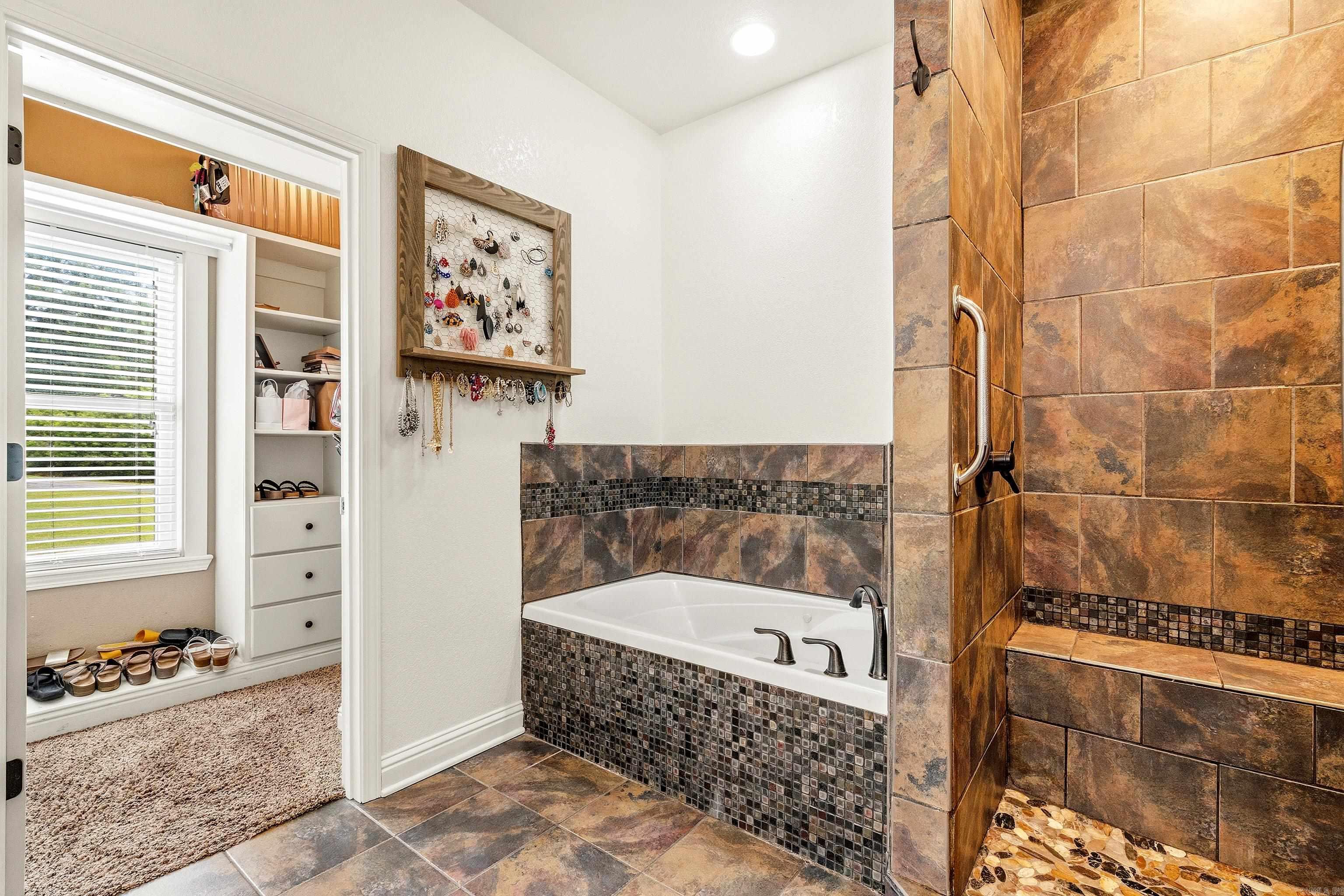 QUAIL RIDGE ESTATES - Residential