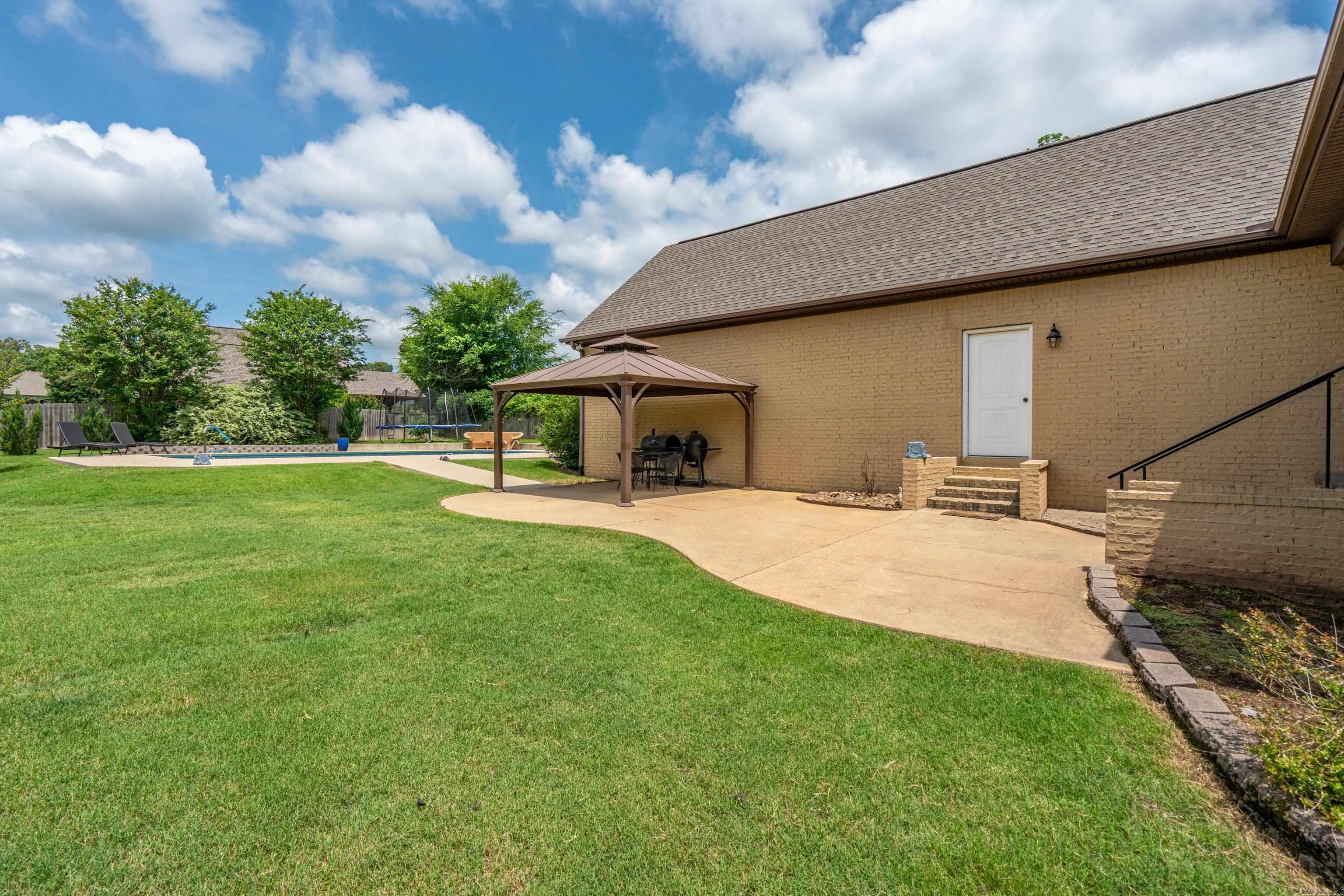 QUAIL RIDGE ESTATES - Residential