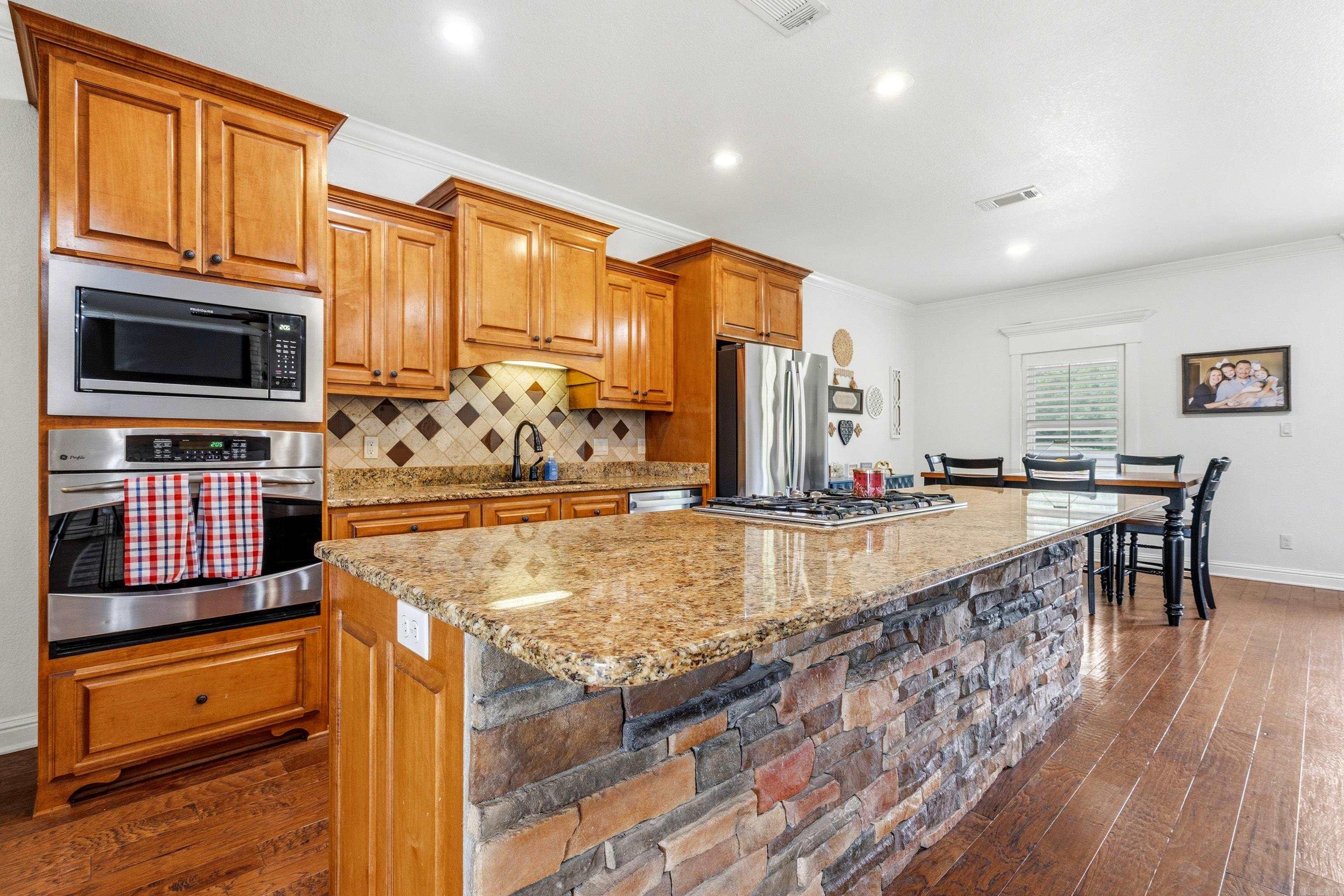 QUAIL RIDGE ESTATES - Residential