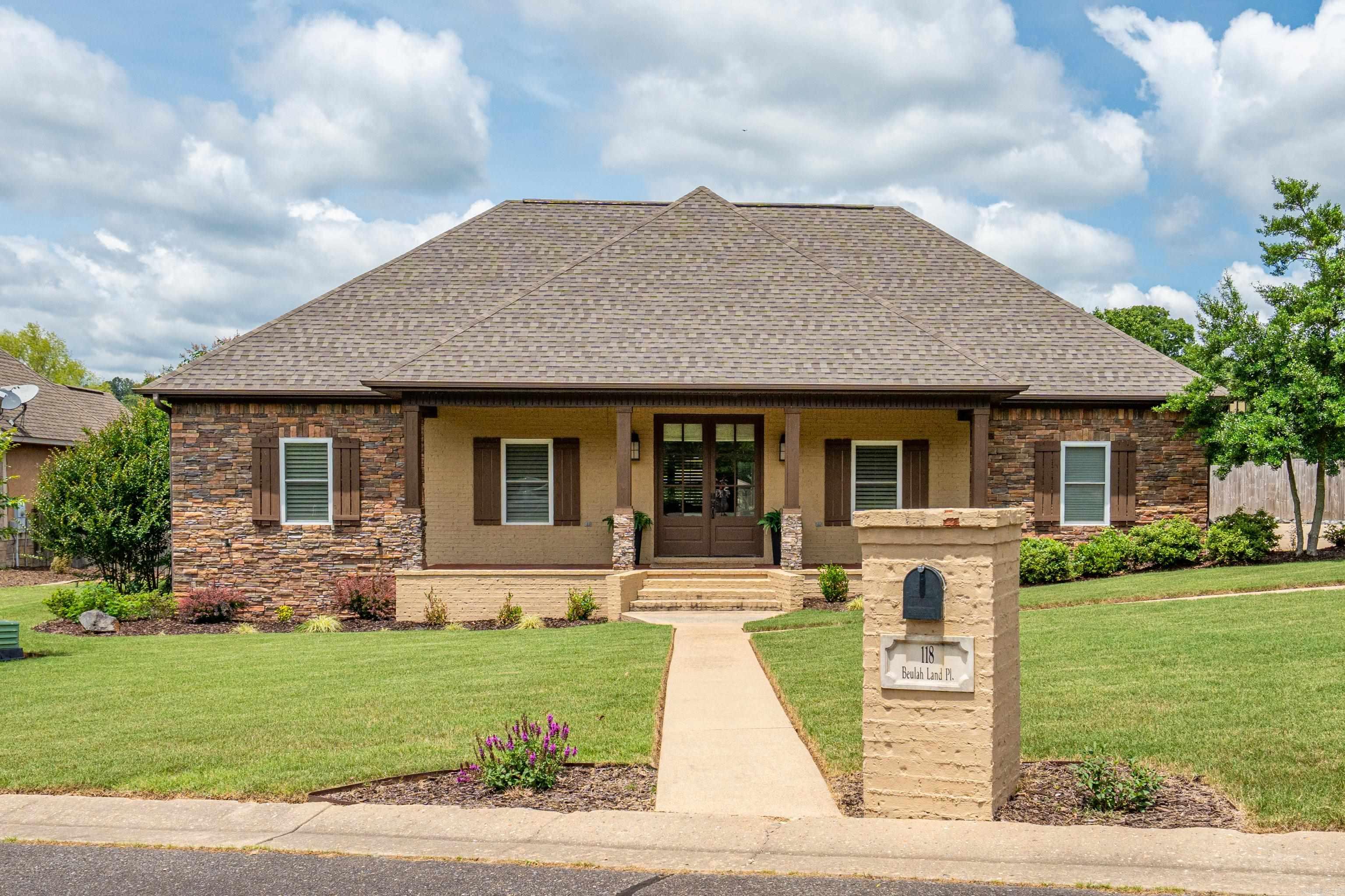 QUAIL RIDGE ESTATES - Residential