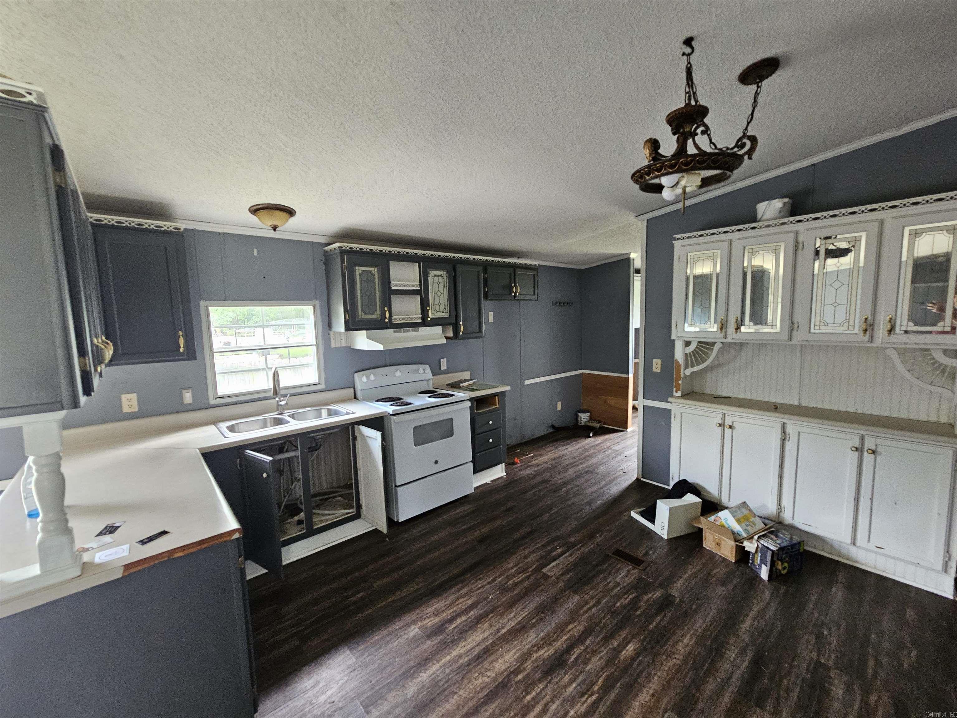 BAYOU METO PLACE - Residential