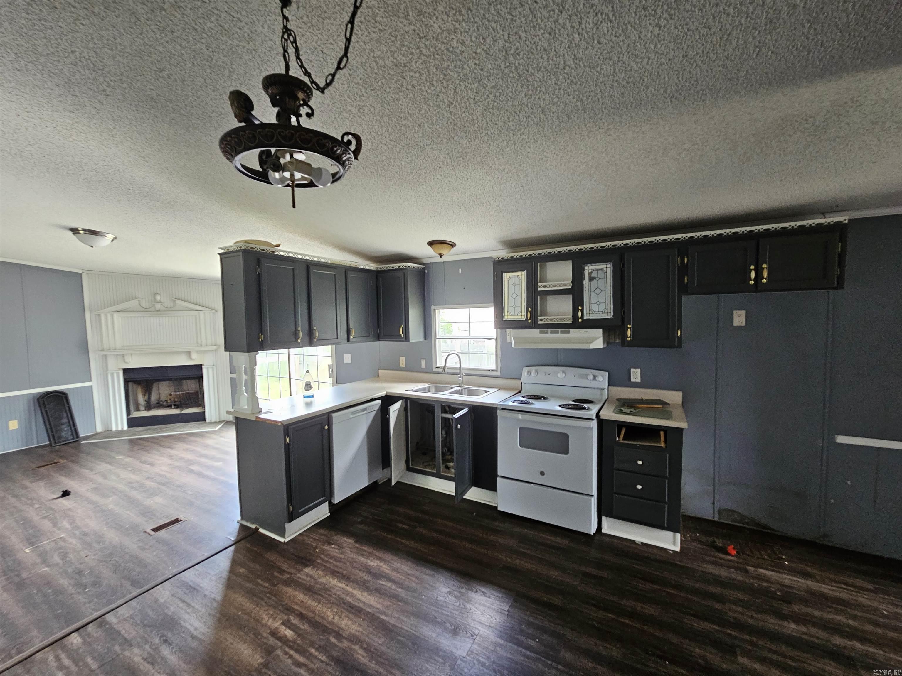 BAYOU METO PLACE - Residential