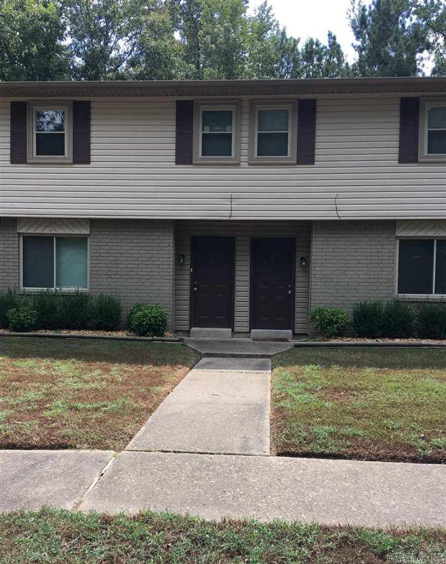 Southwest Little Rock Townhome for rent. 3 bedrooms, 1.5 bathrooms, outside storage and laundry room. This property is managed by Hoffman Team so beware of scammers - we will never ask you to Cashapp us money. The lease for this property is for 18 months to 2 years with a 3% increase after the first year. Income must be 3x the amount of rent. Deposit, first month’s rent, and the $50 administration fee due before move in. This property does not accept section 8.