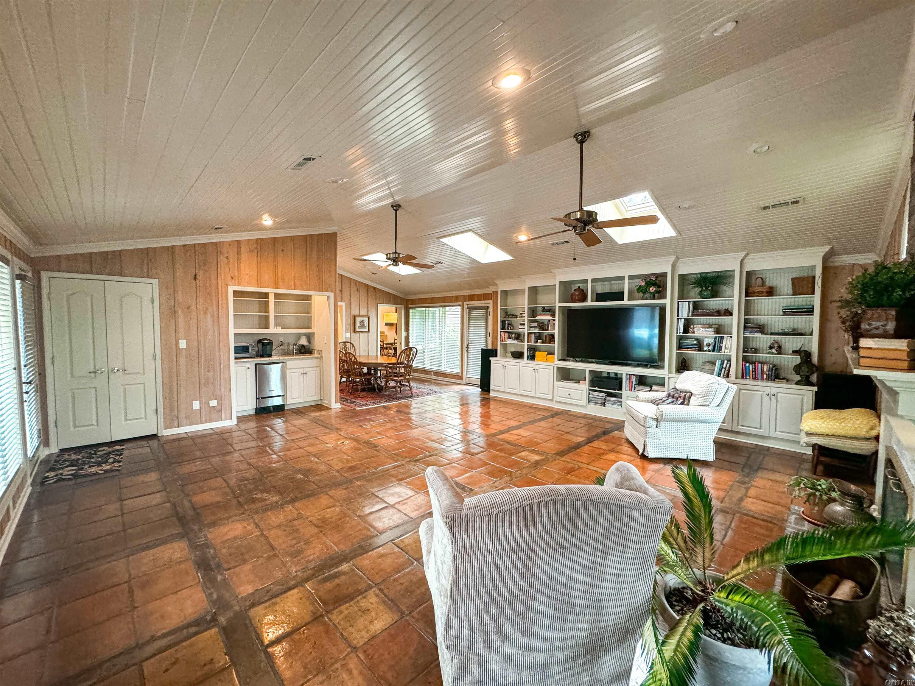 Sunny Hill - Residential